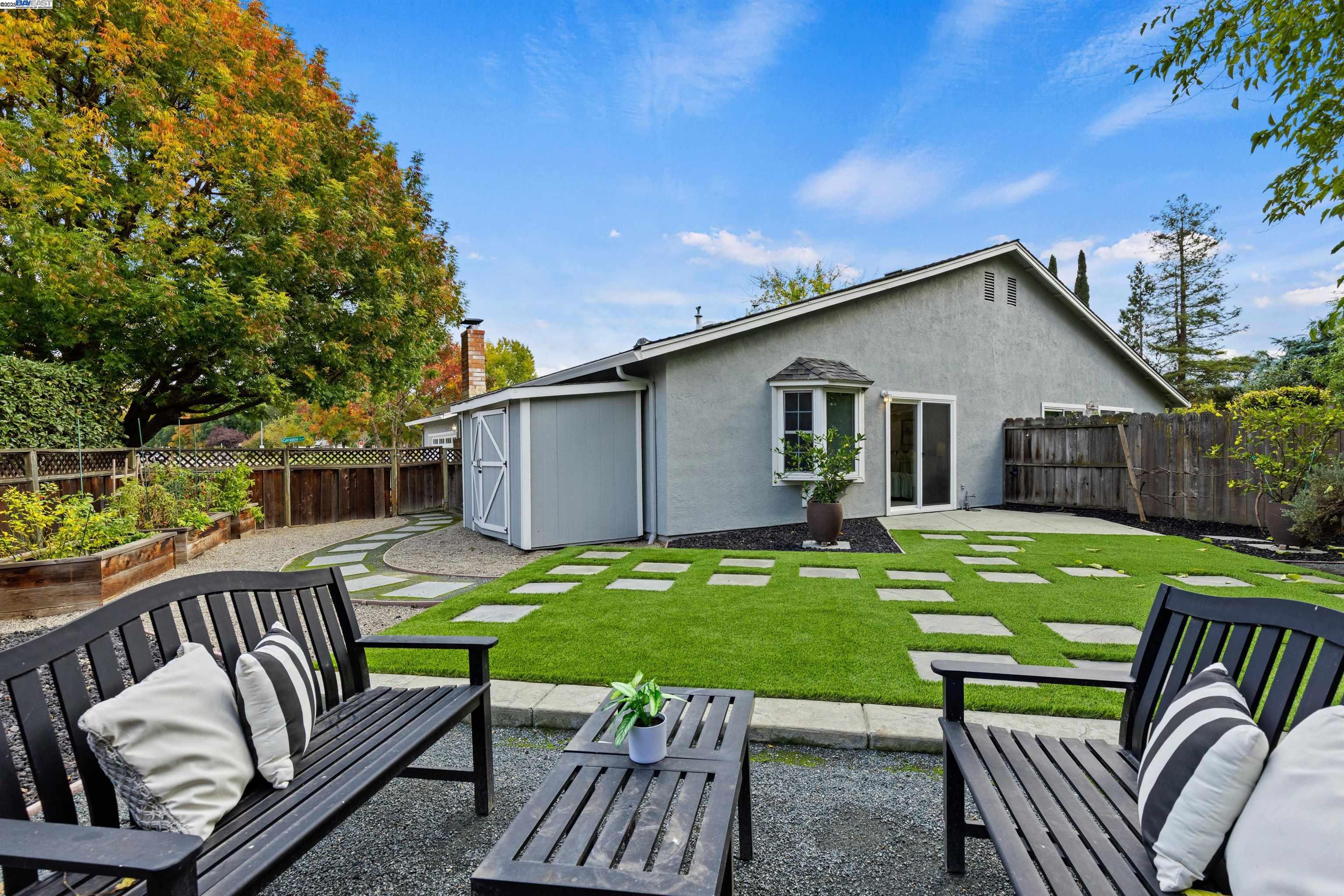 5285 Felicia Ave