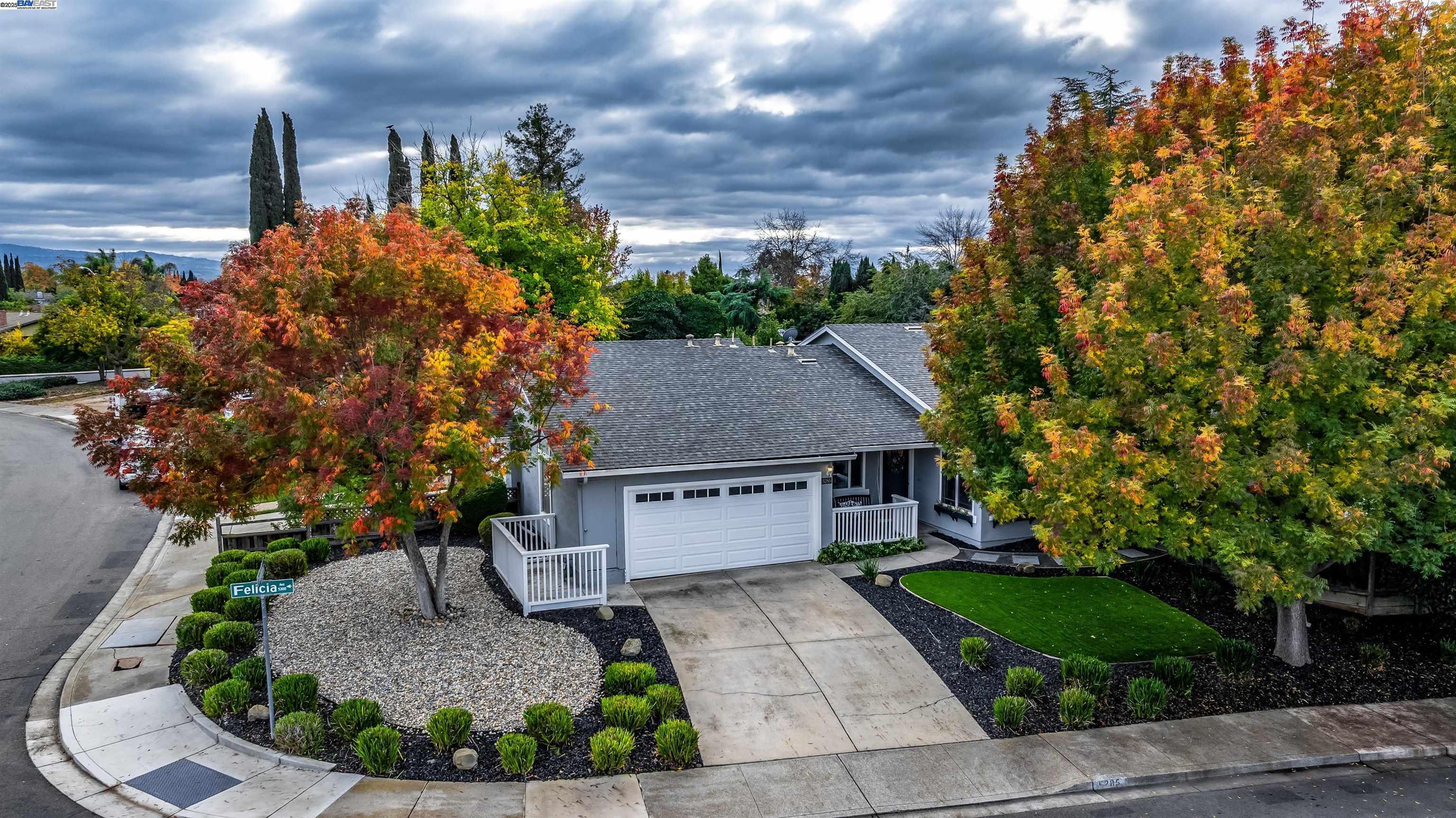 5285 Felicia Ave