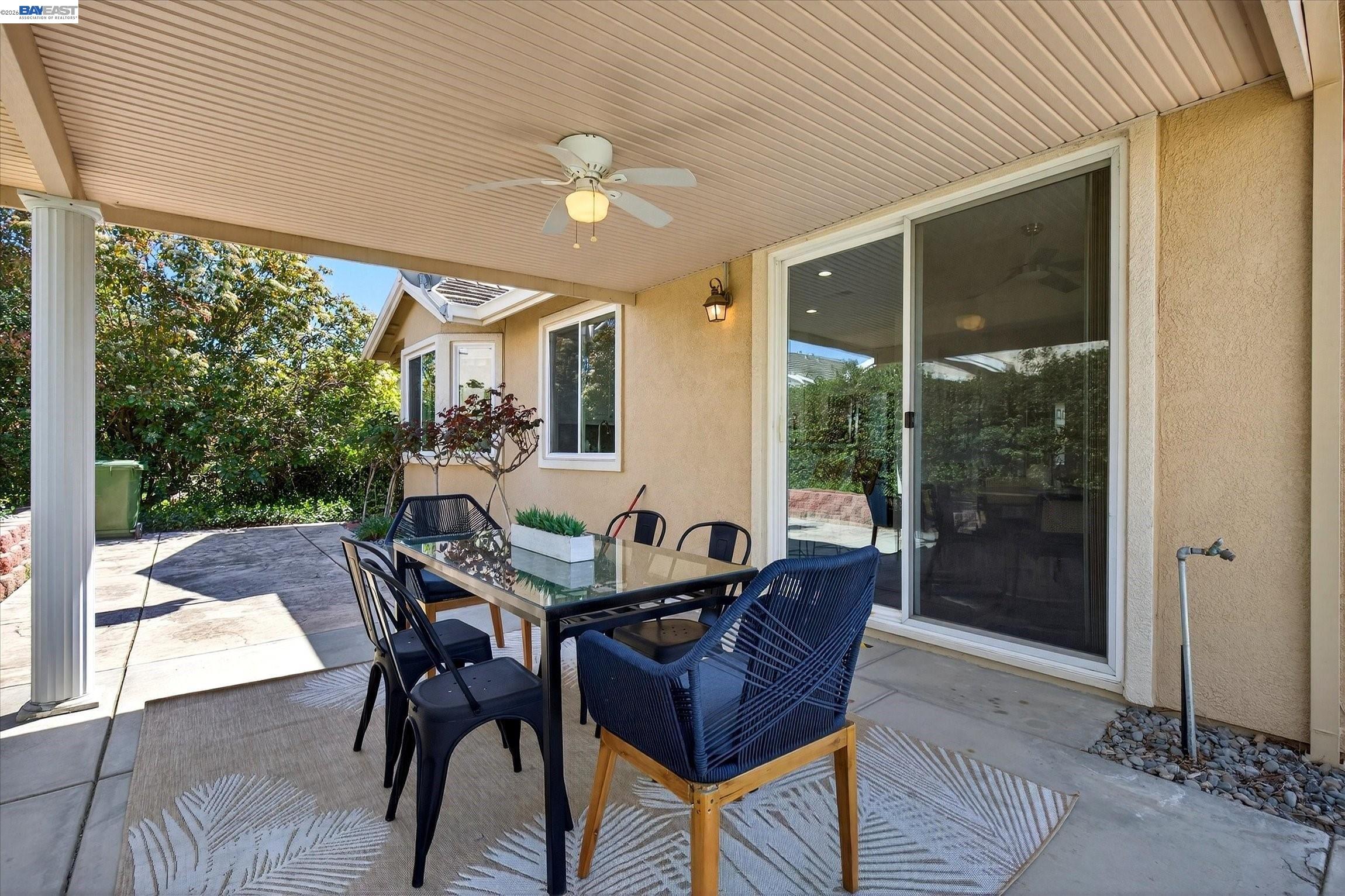 1606 Regent Dr