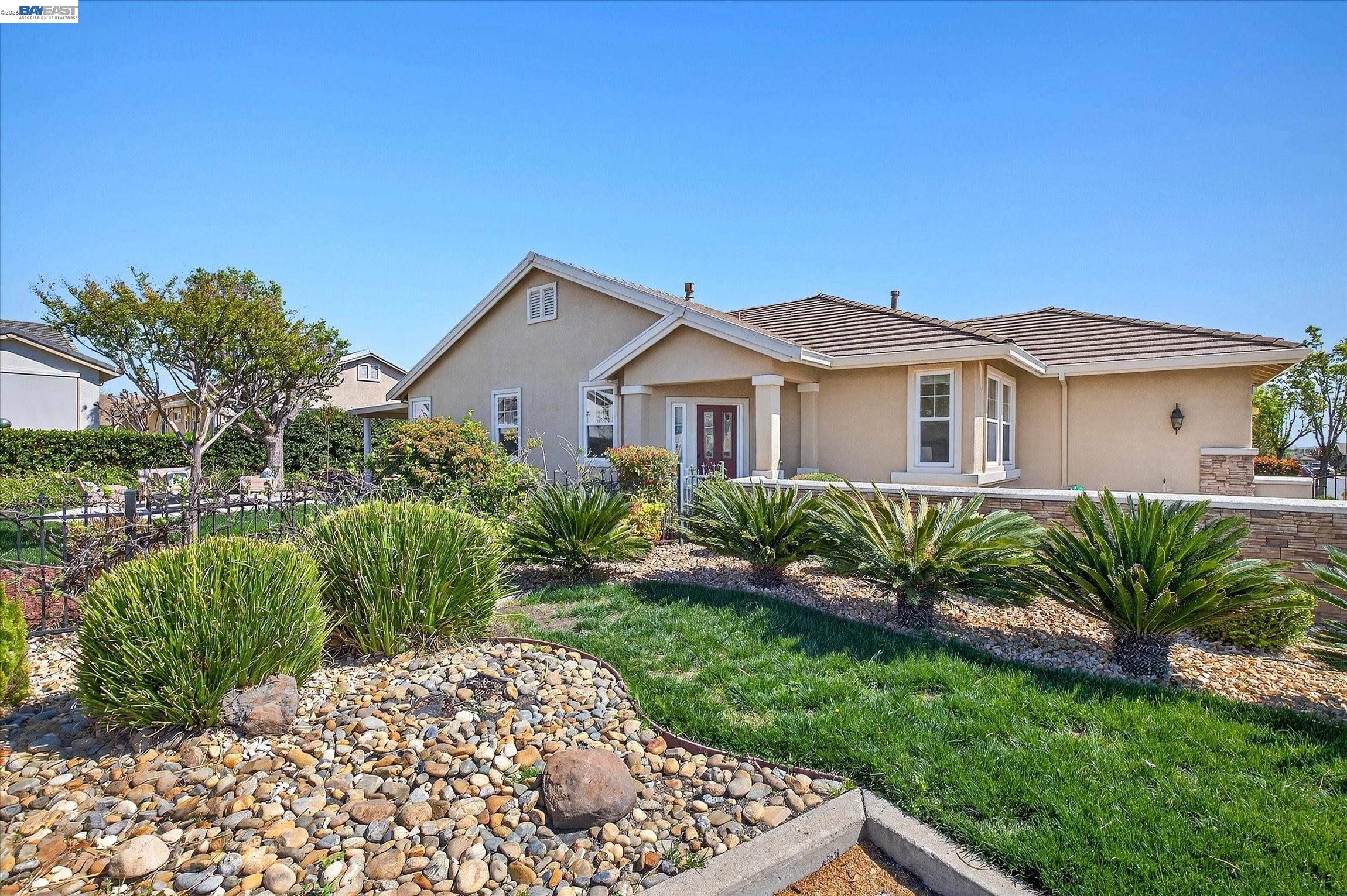 1606 Regent Dr