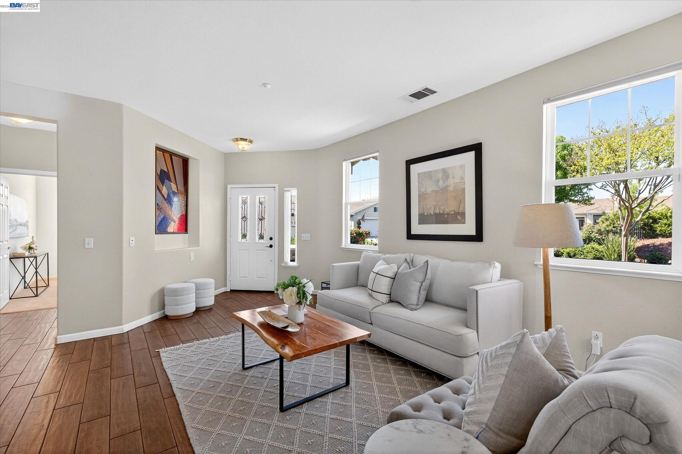 1606 Regent Dr
