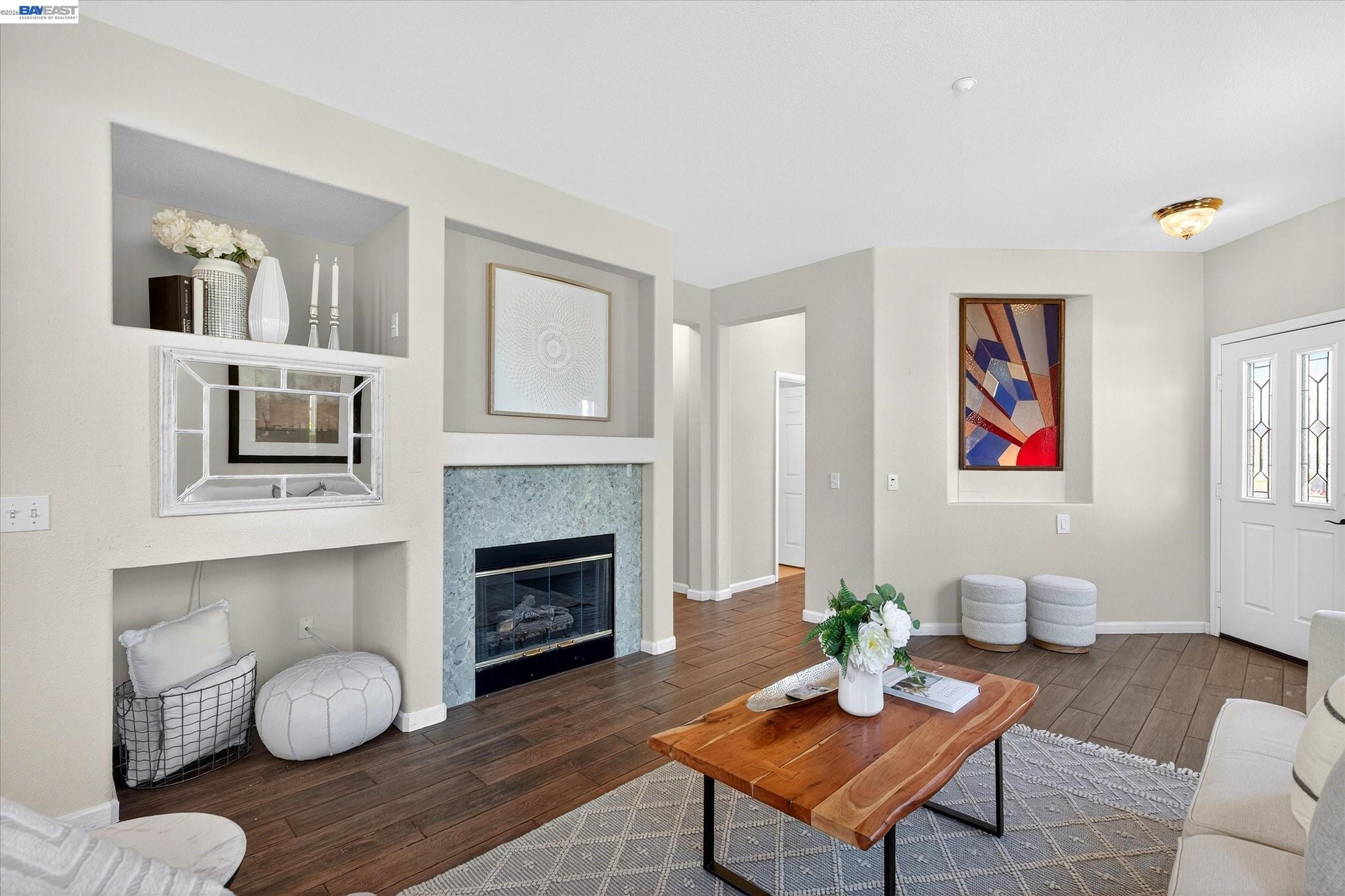 1606 Regent Dr