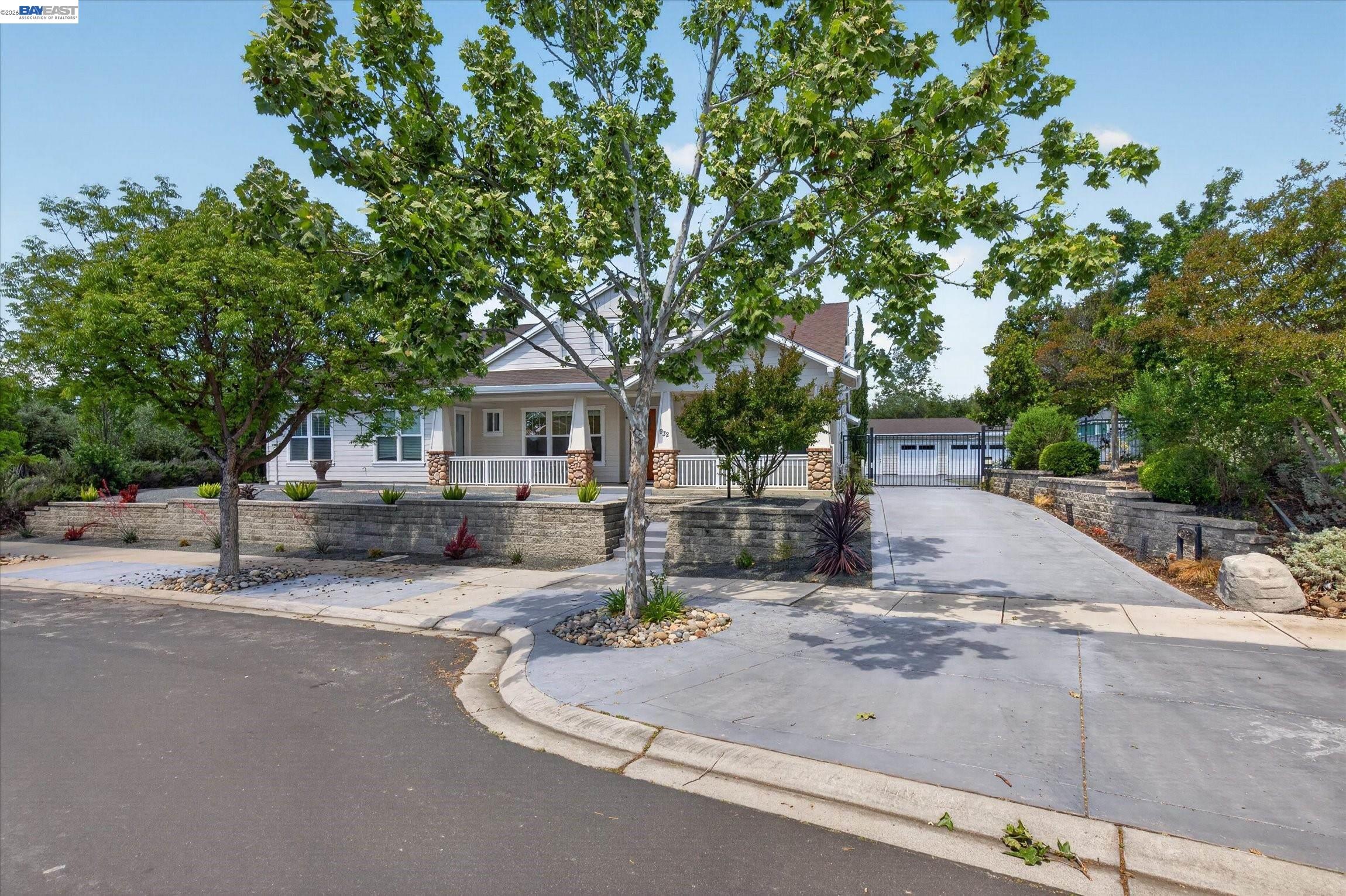 932 Hansen Rd