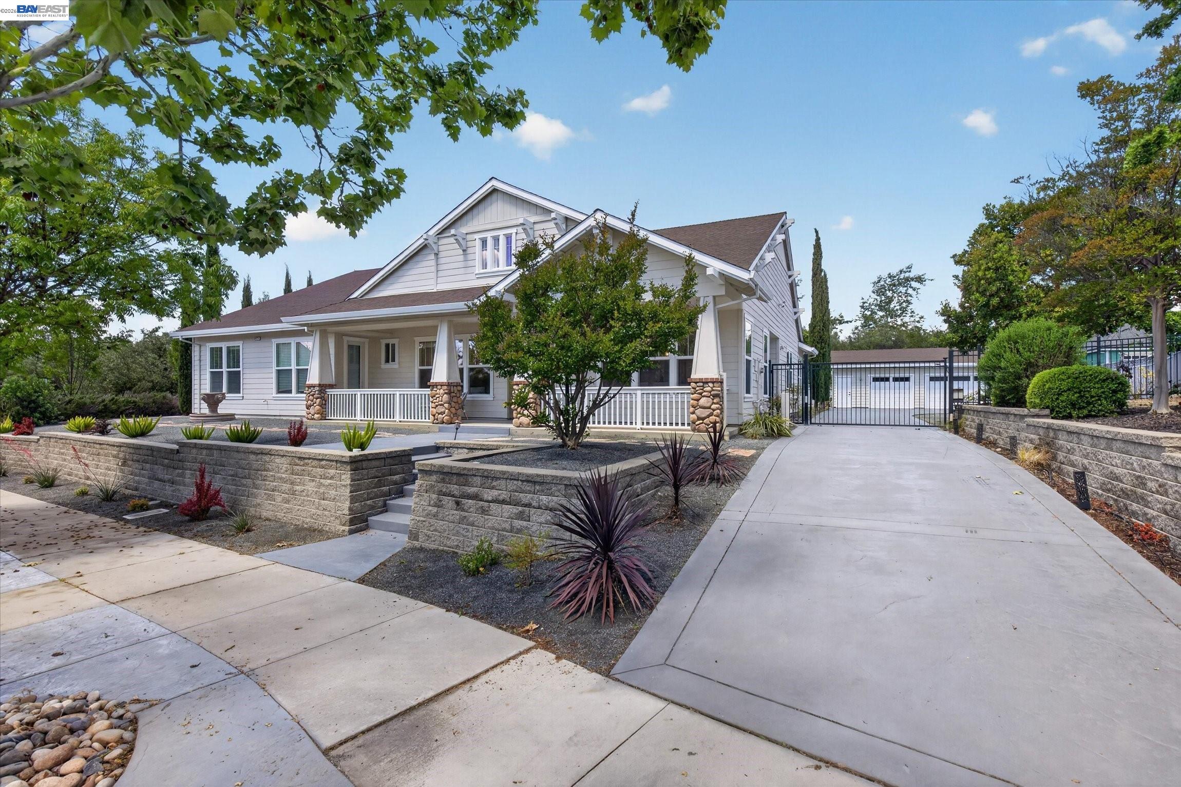 932 Hansen Rd