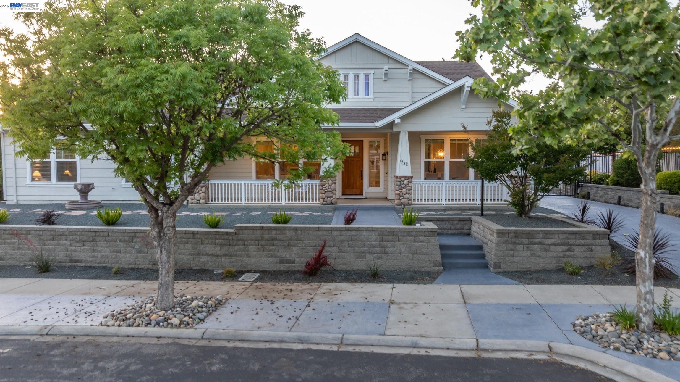 932 Hansen Rd