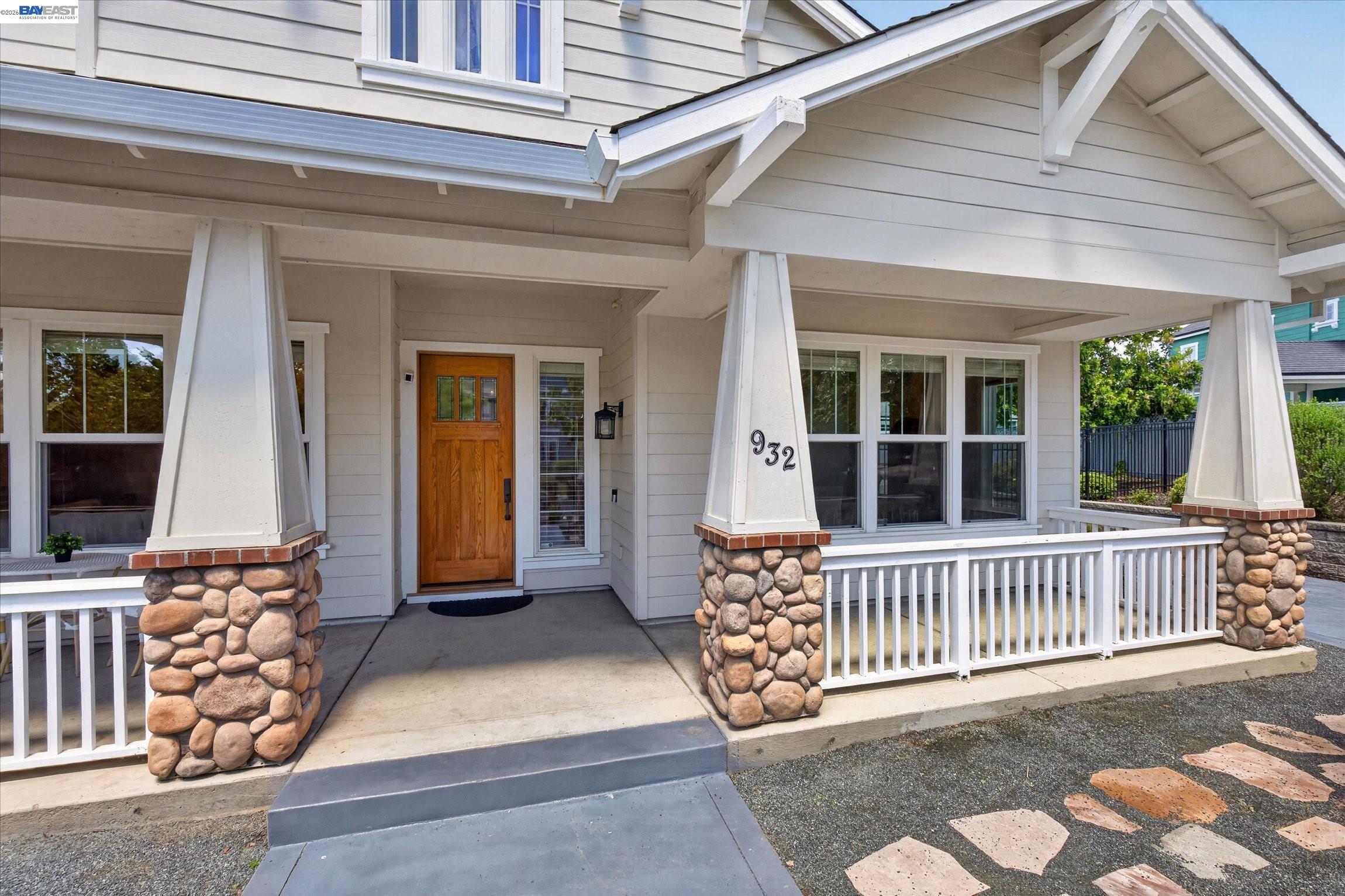 932 Hansen Rd