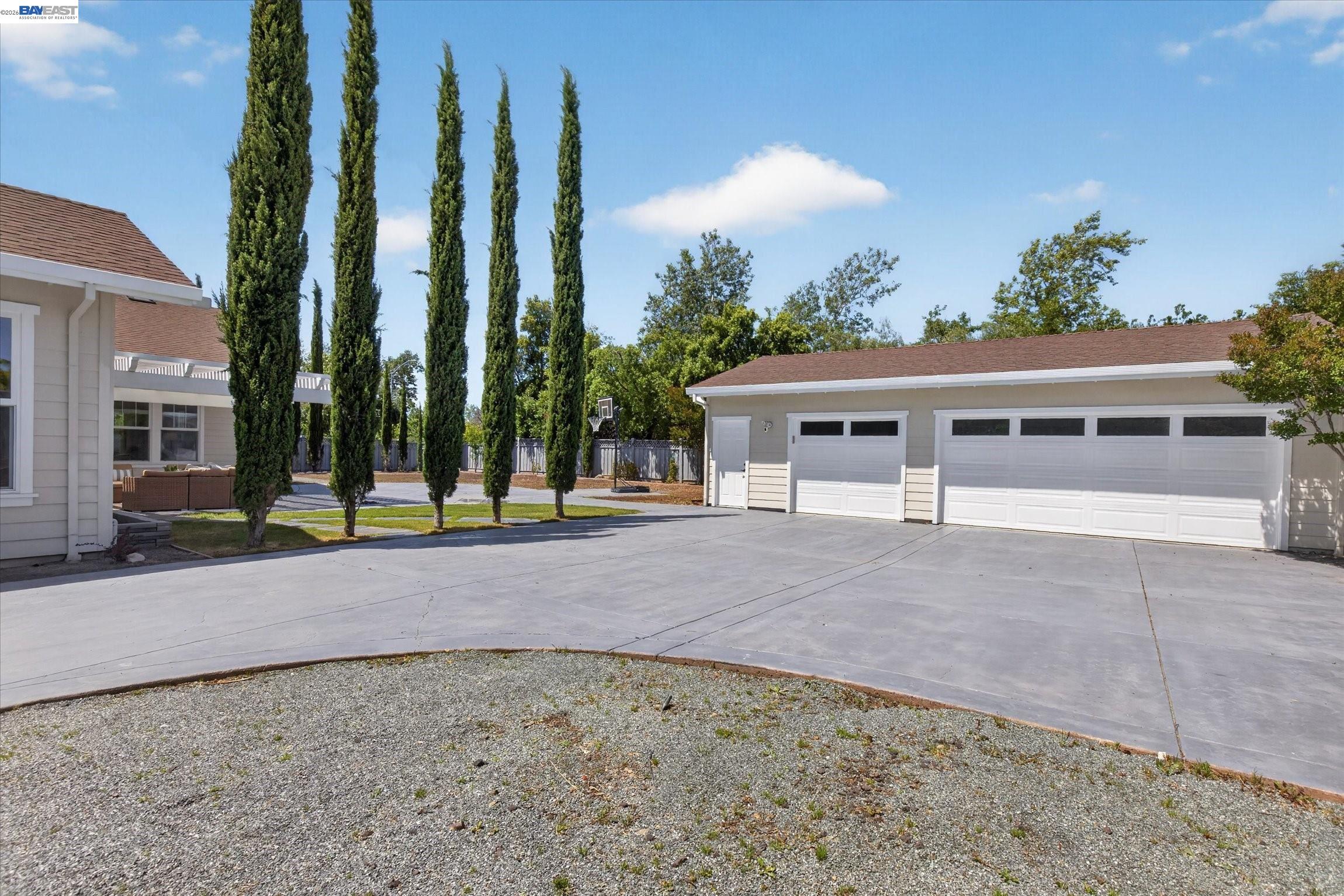 932 Hansen Rd