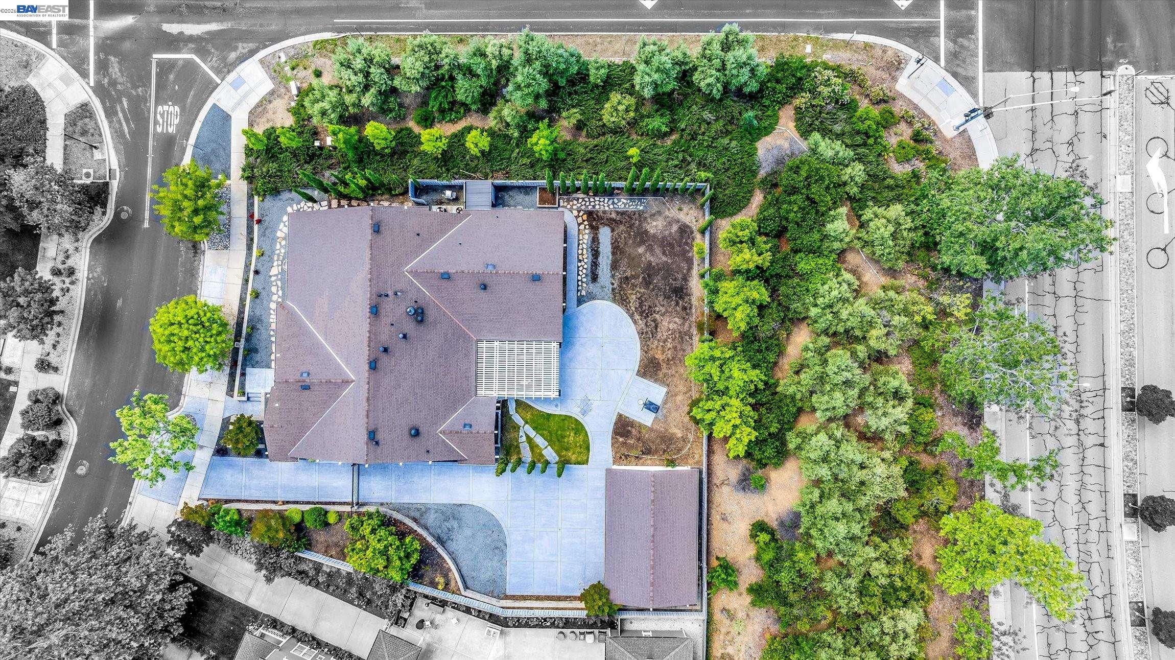 932 Hansen Rd