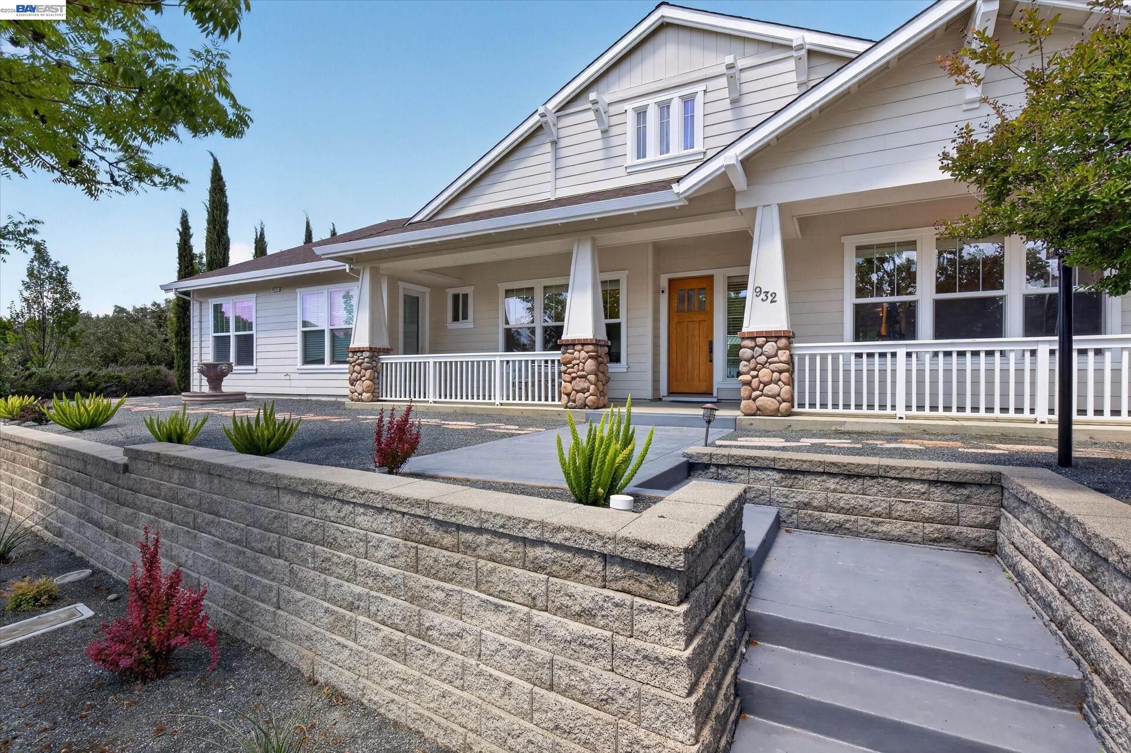 932 Hansen Rd