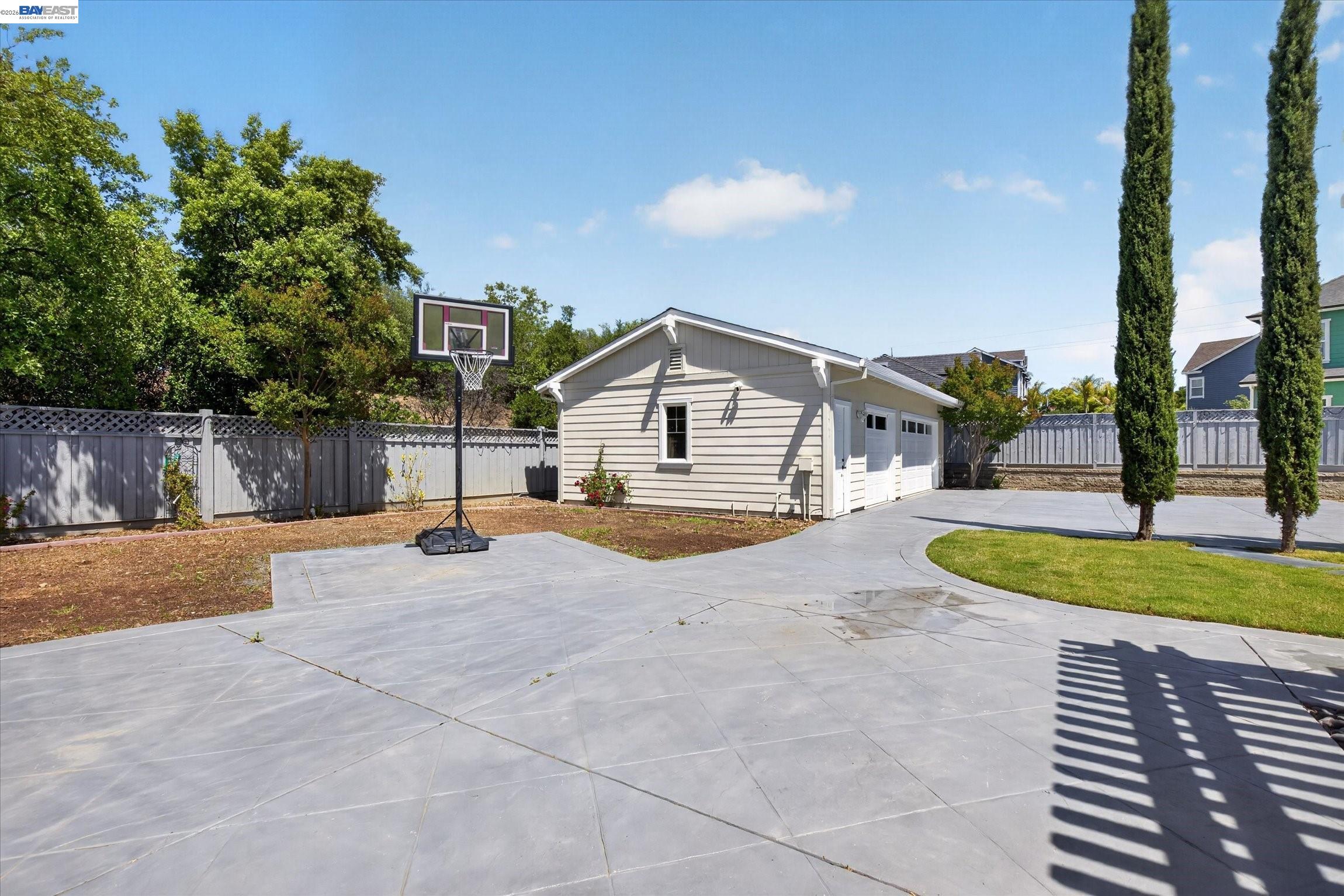 932 Hansen Rd