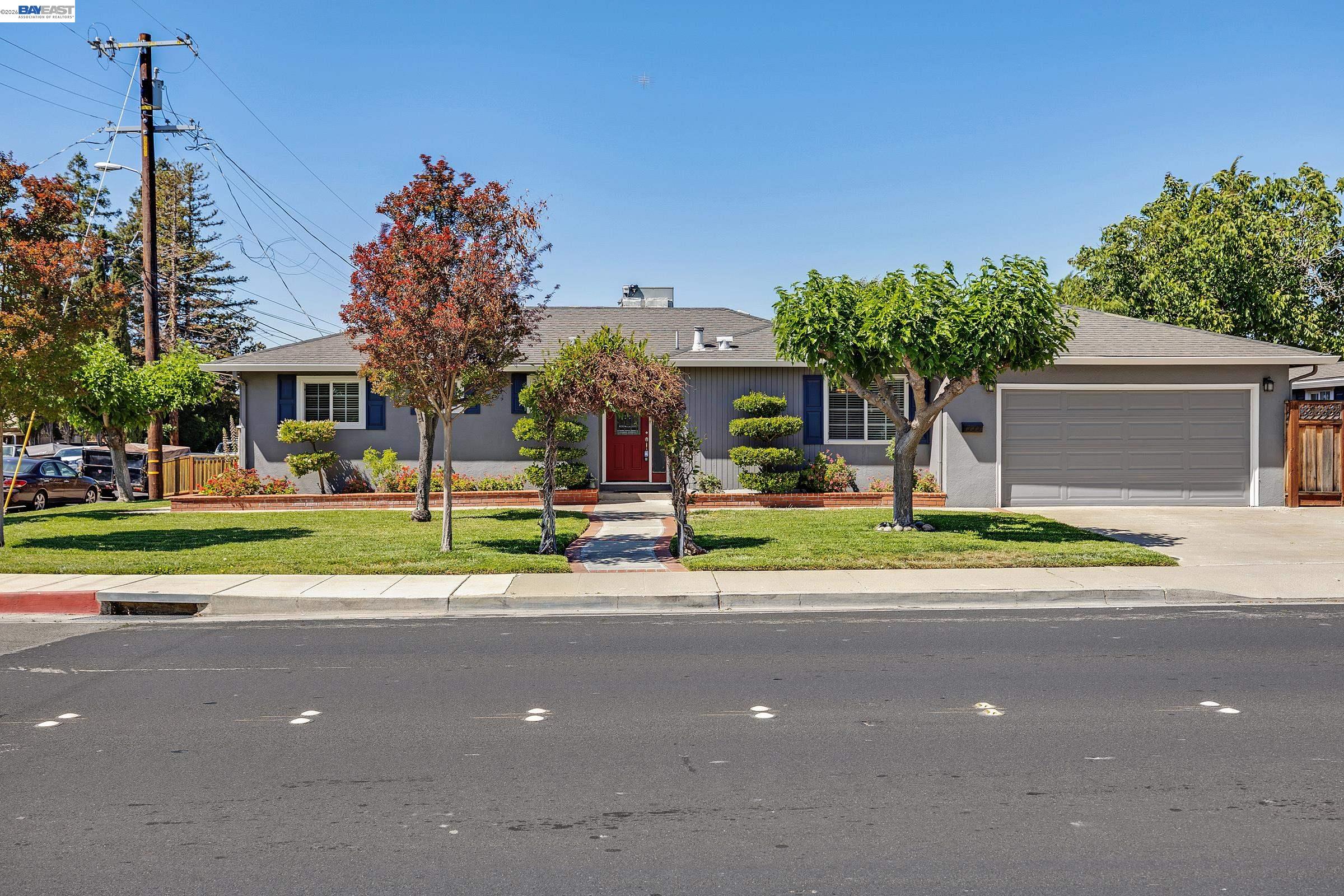 802 Olivina Ave