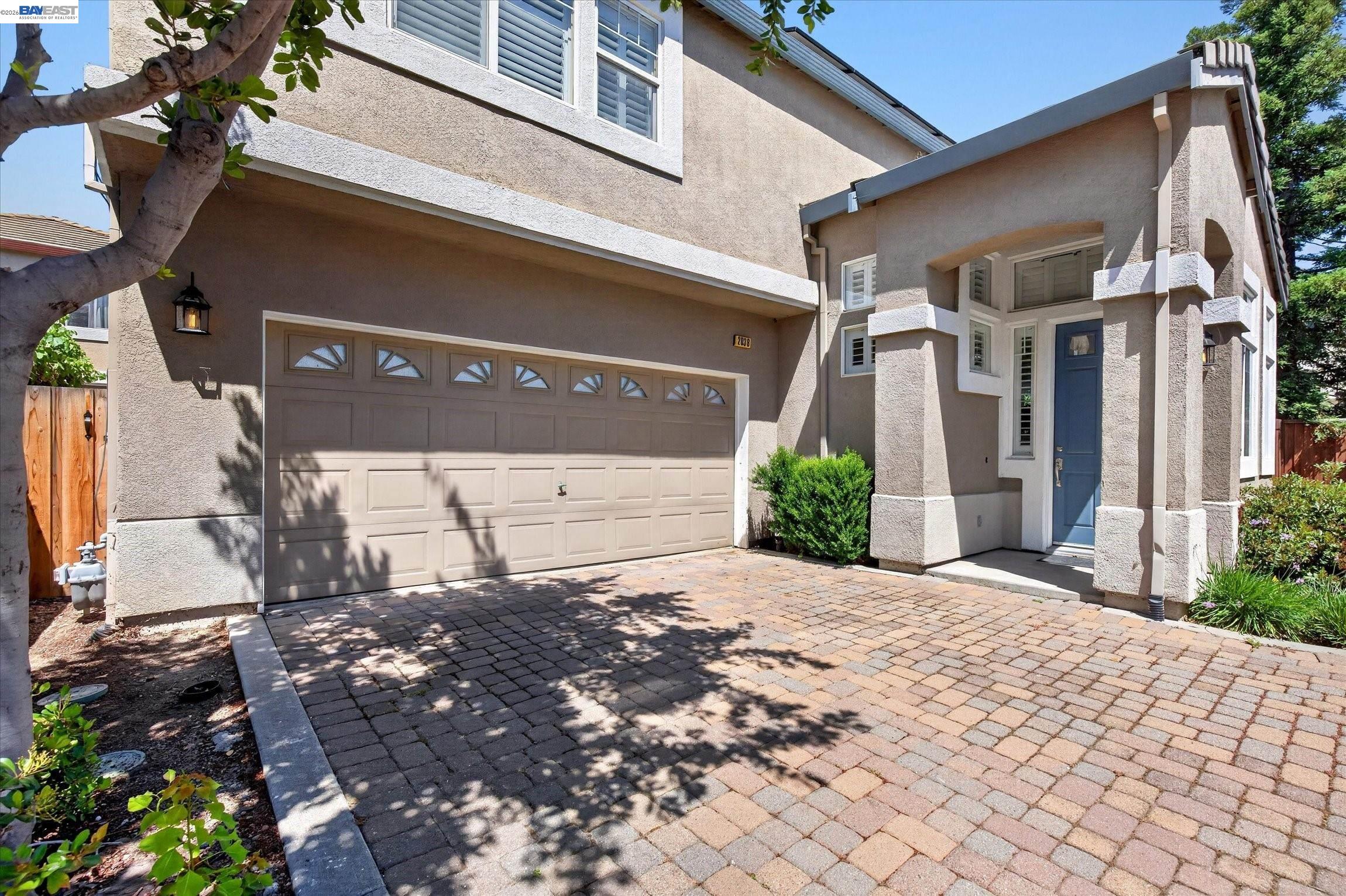 2038 Mulberry Cmn