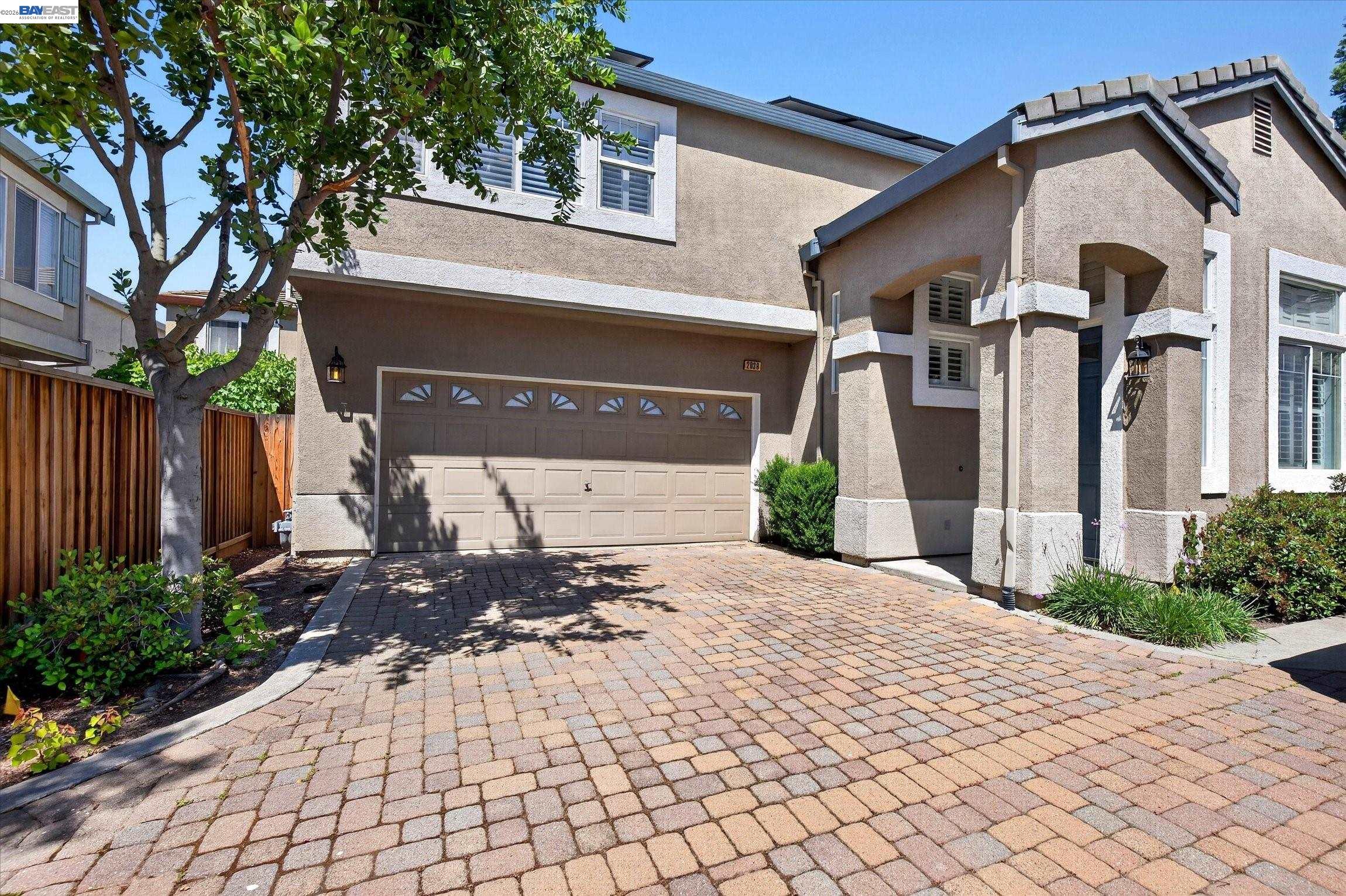 2038 Mulberry Cmn