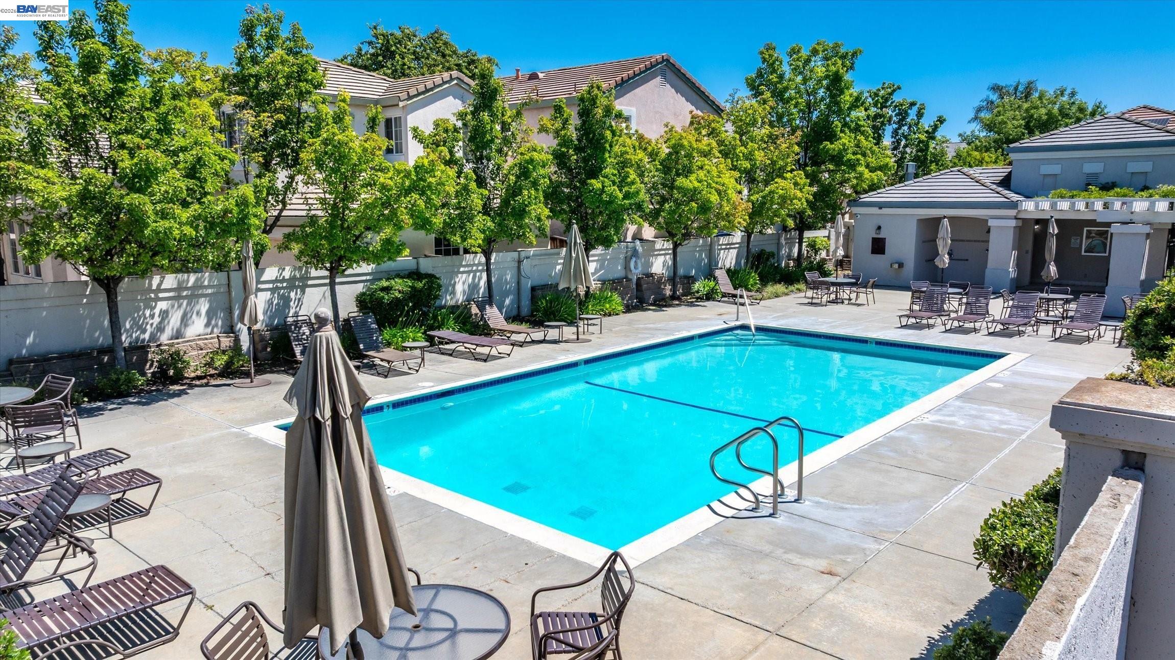 2038 Mulberry Cmn