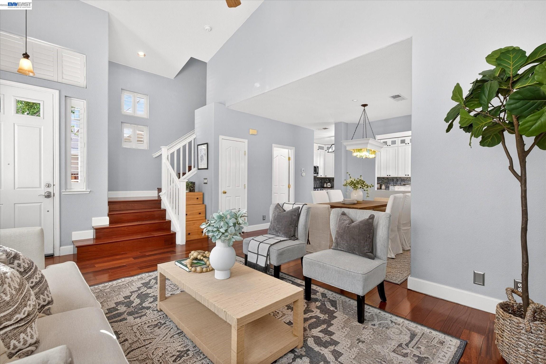2038 Mulberry Cmn