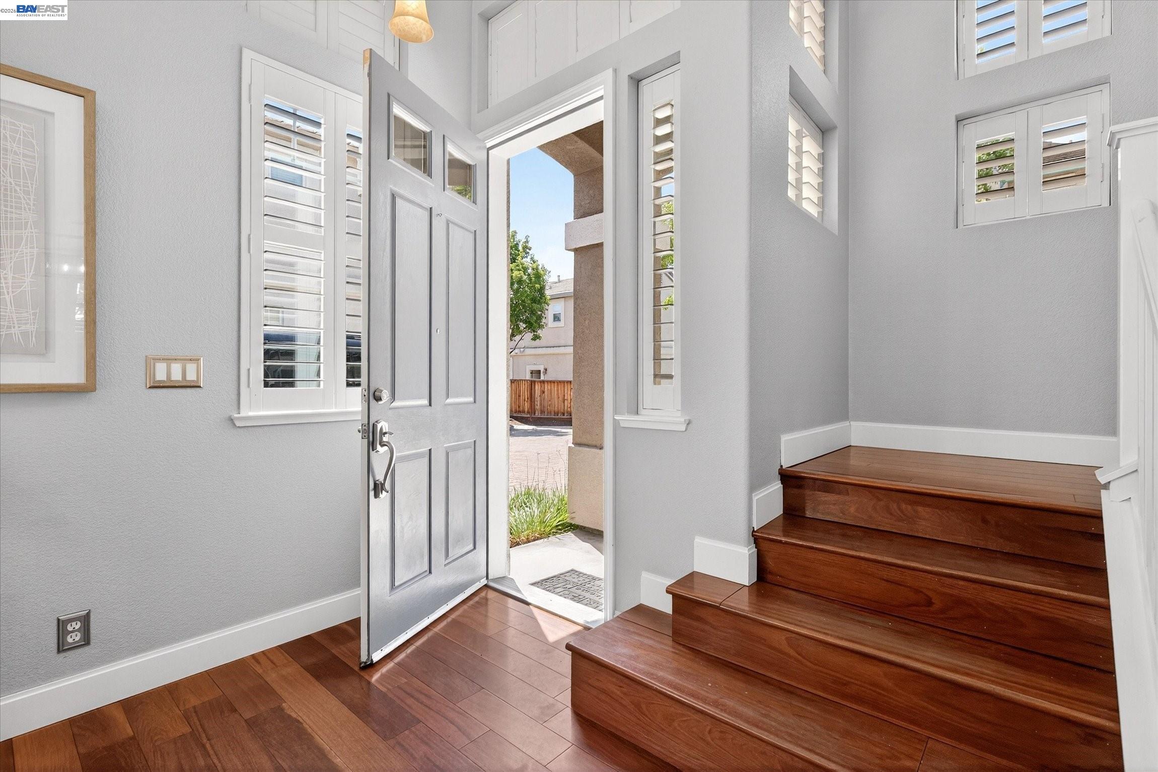 2038 Mulberry Cmn