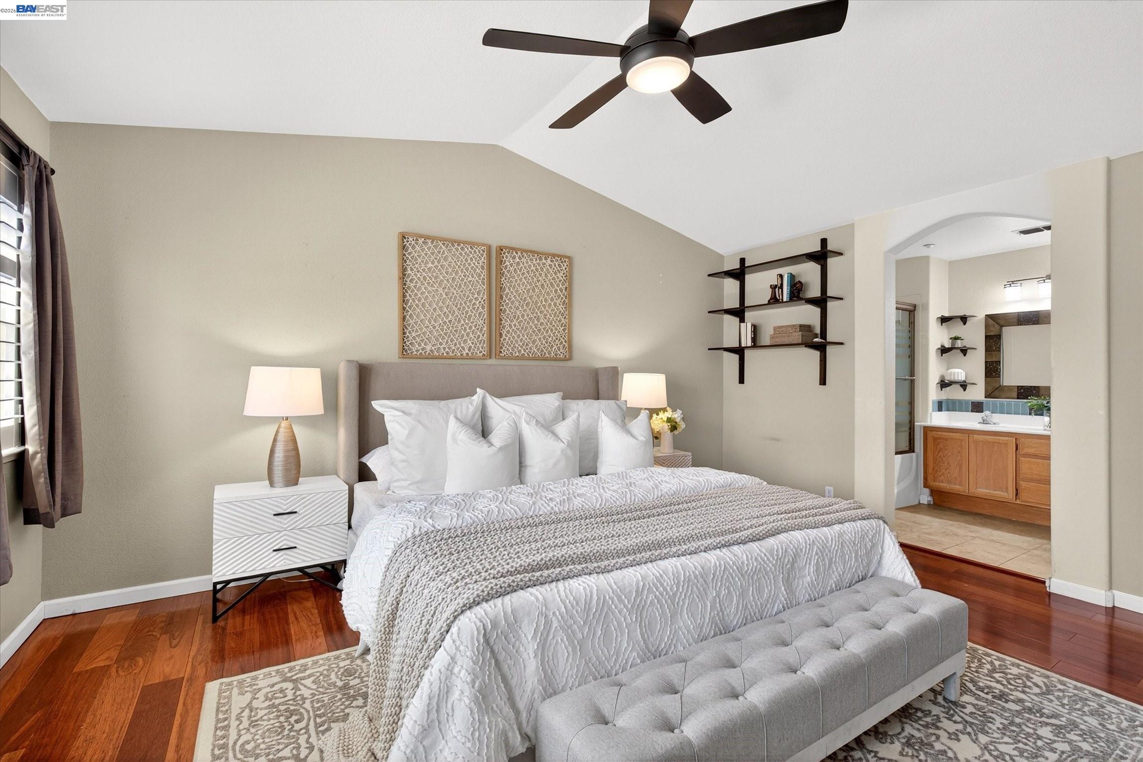 2038 Mulberry Cmn