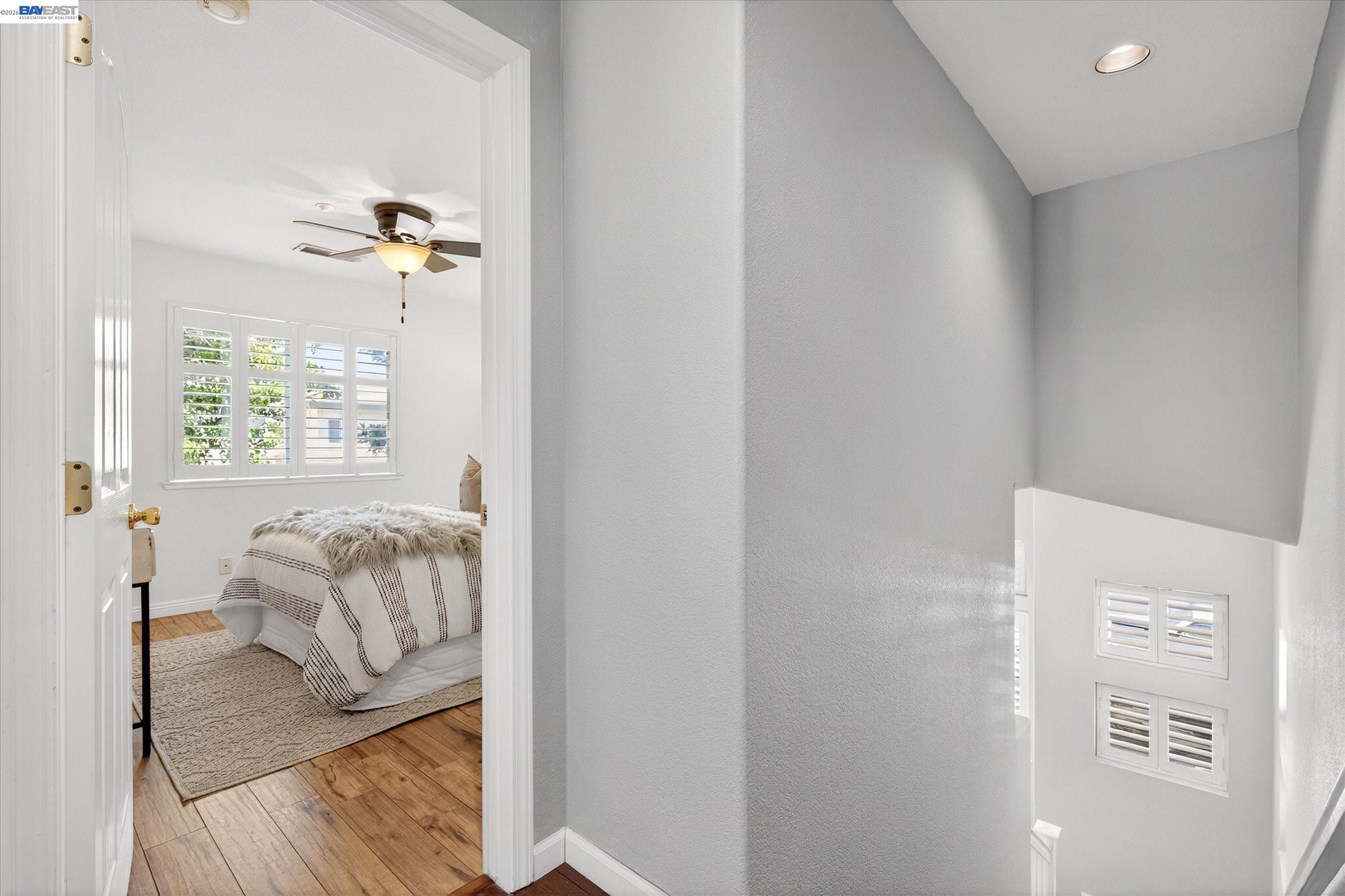 2038 Mulberry Cmn
