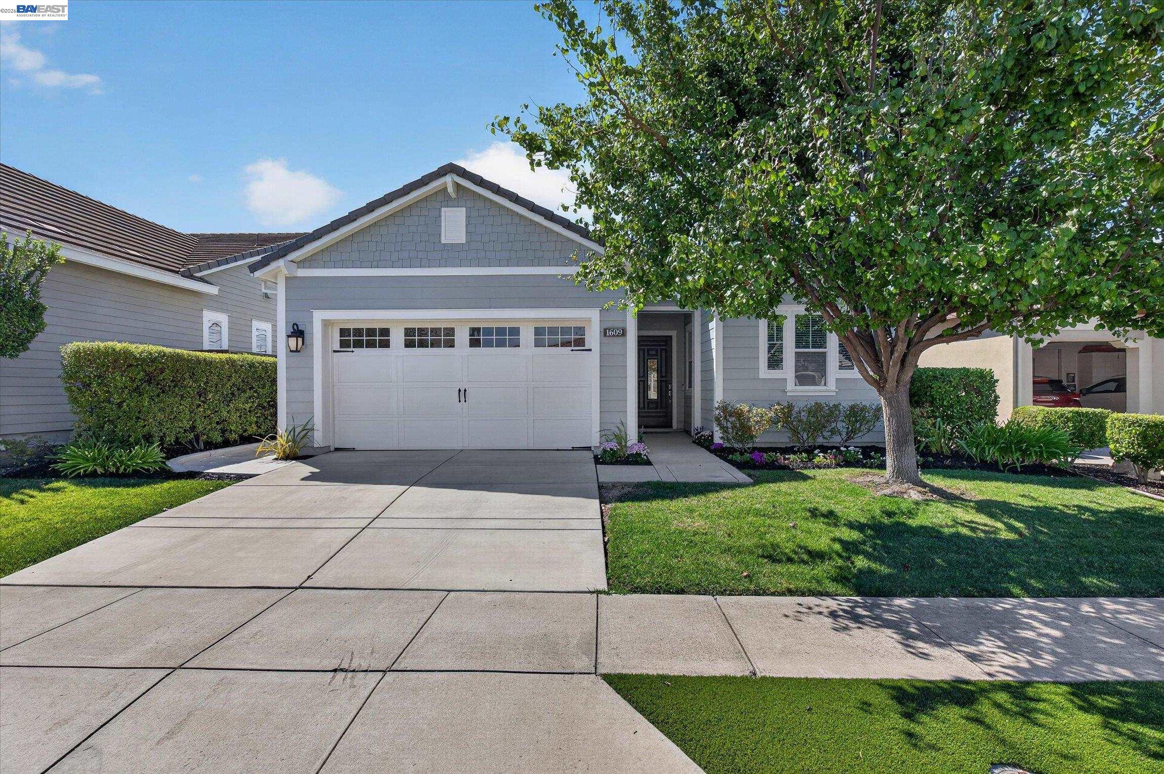 1609 Zinfandel Dr