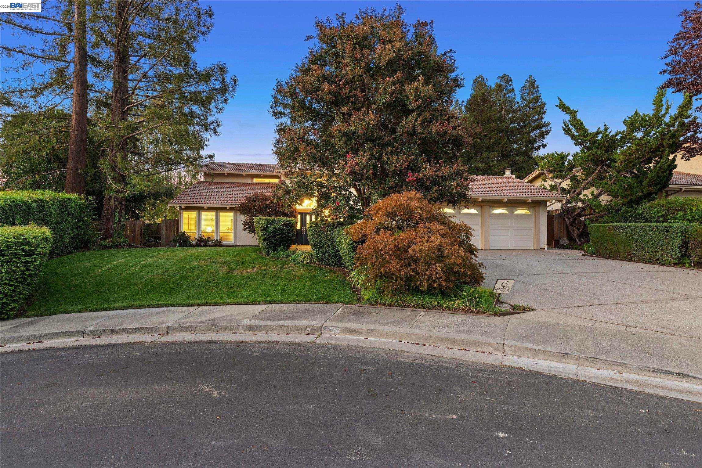 230 Heather Pl