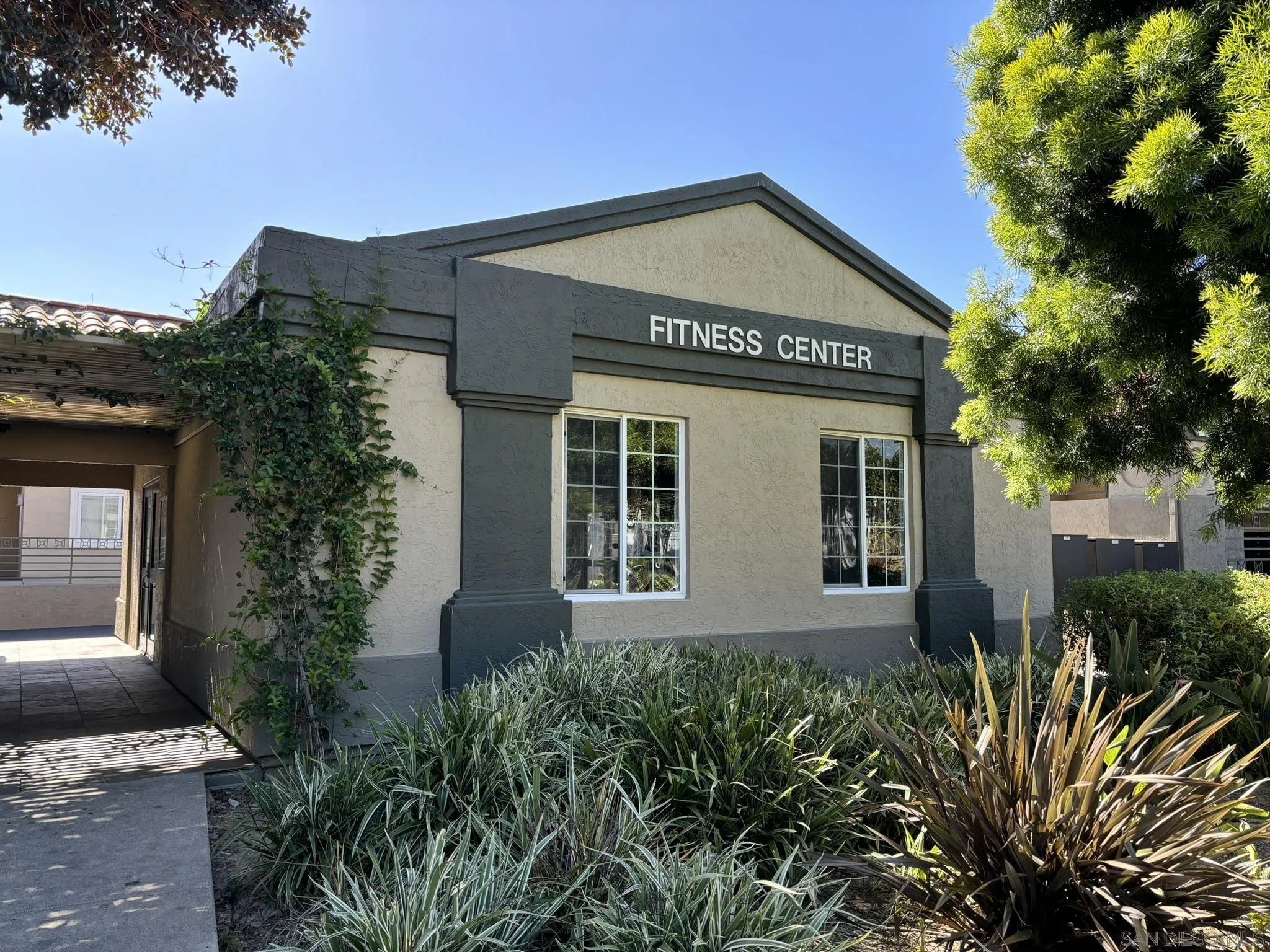7565 Charmant Dr Unit 504
