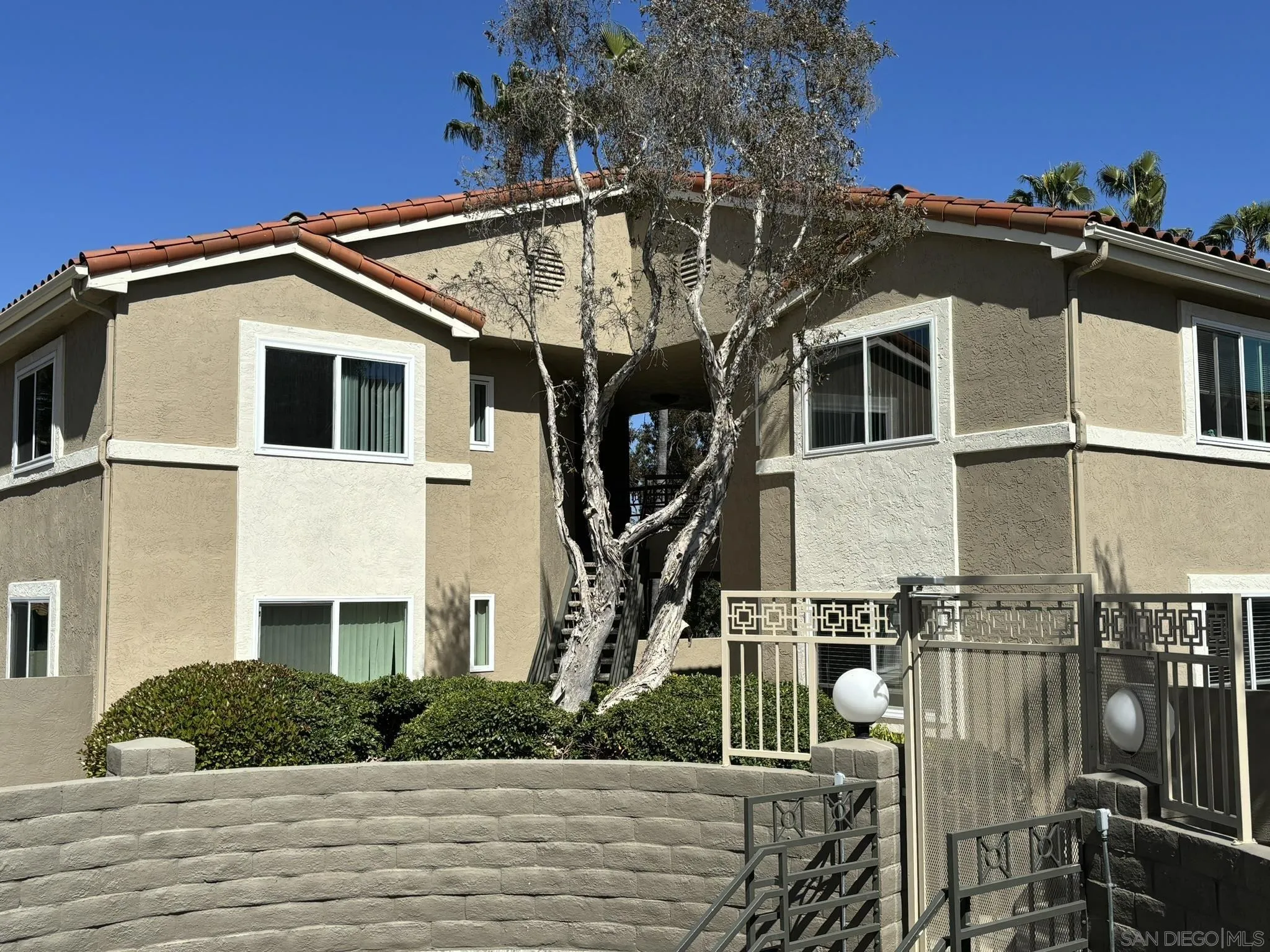7565 Charmant Dr Unit 504