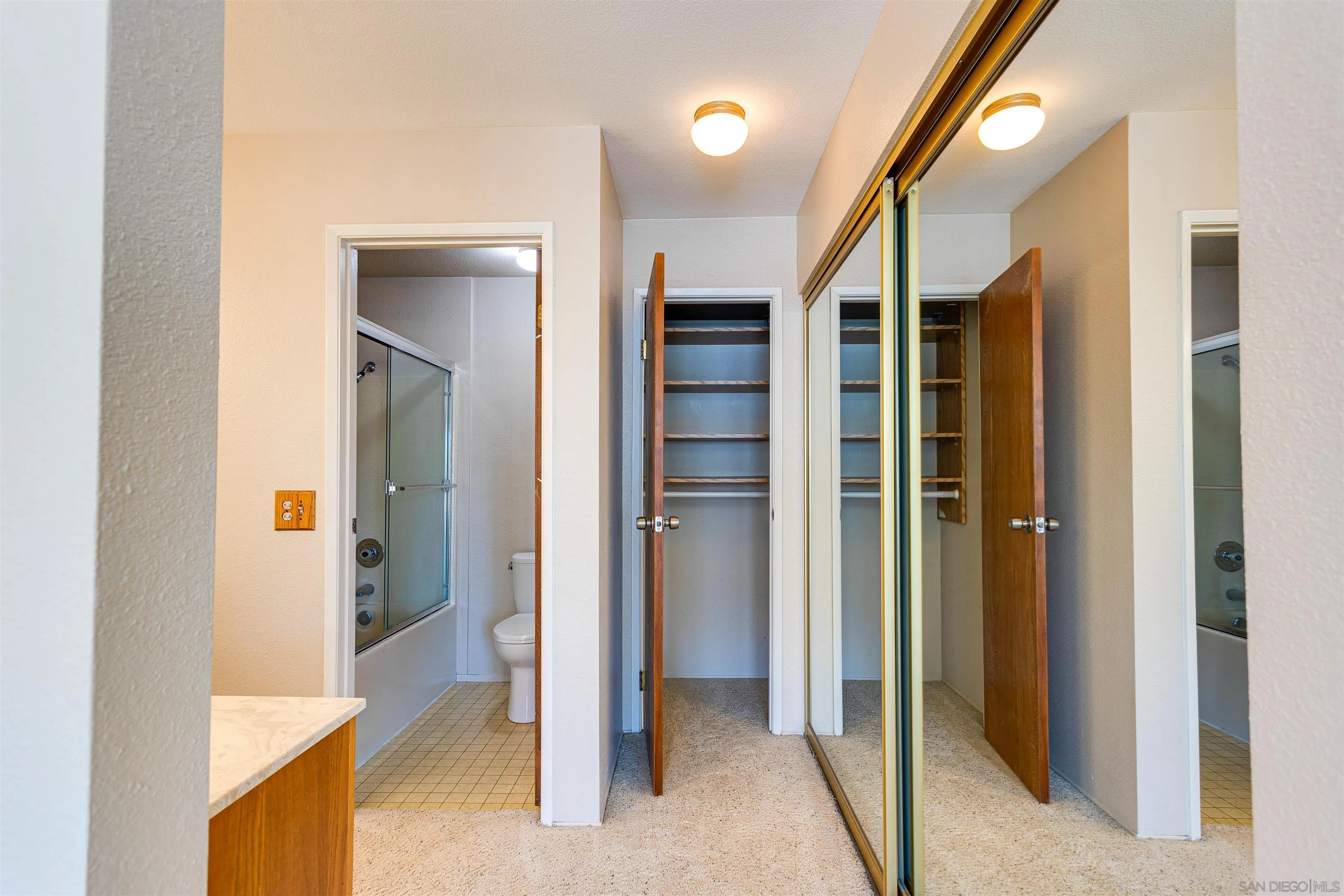 3930 Centre St Unit 204