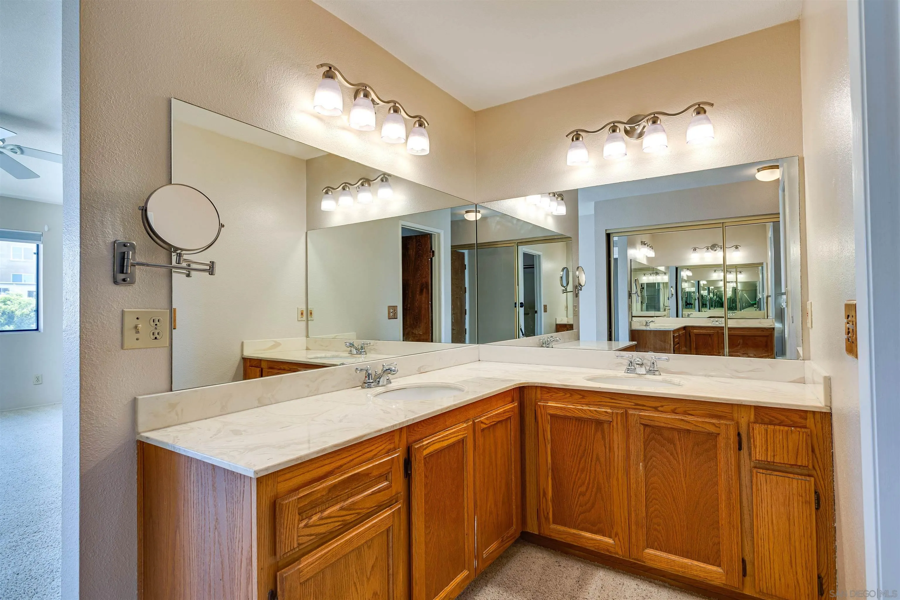 3930 Centre St Unit 204
