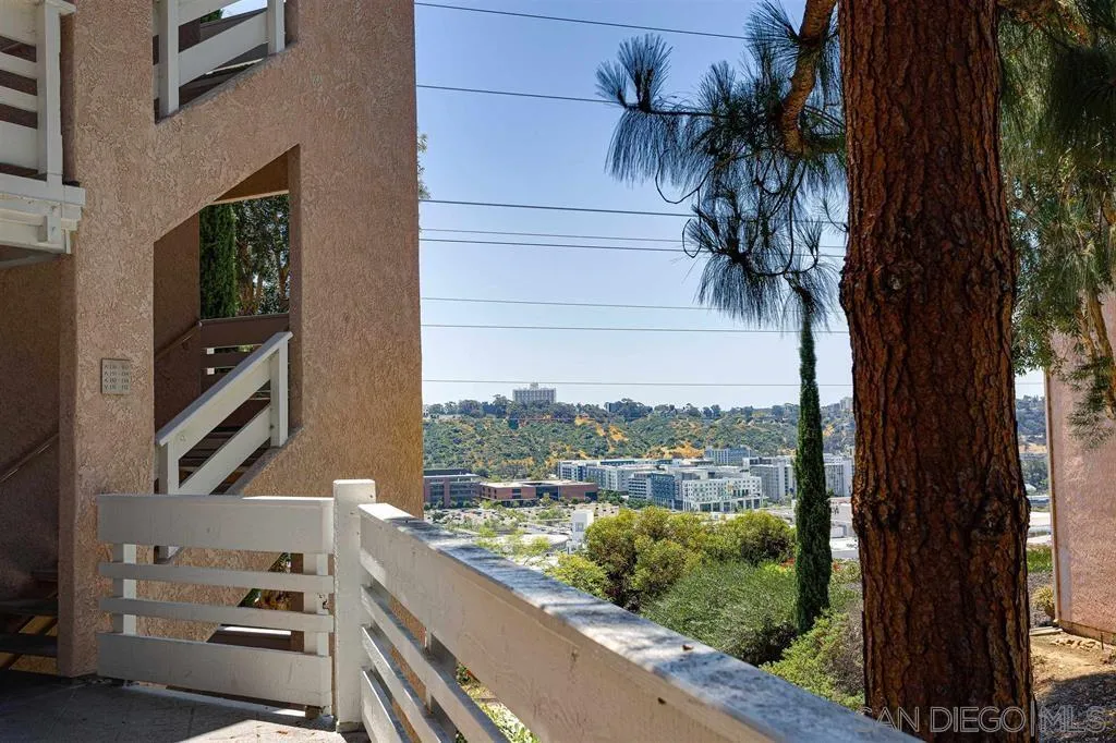7083 Camino Degrazia Unit 152