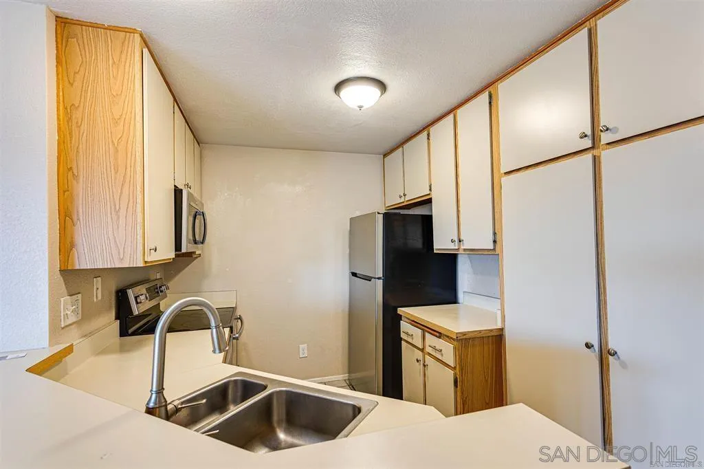 7083 Camino Degrazia Unit 152