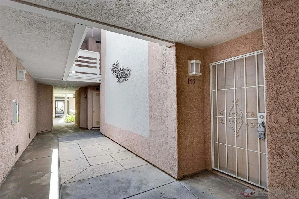 7083 Camino Degrazia Unit 152