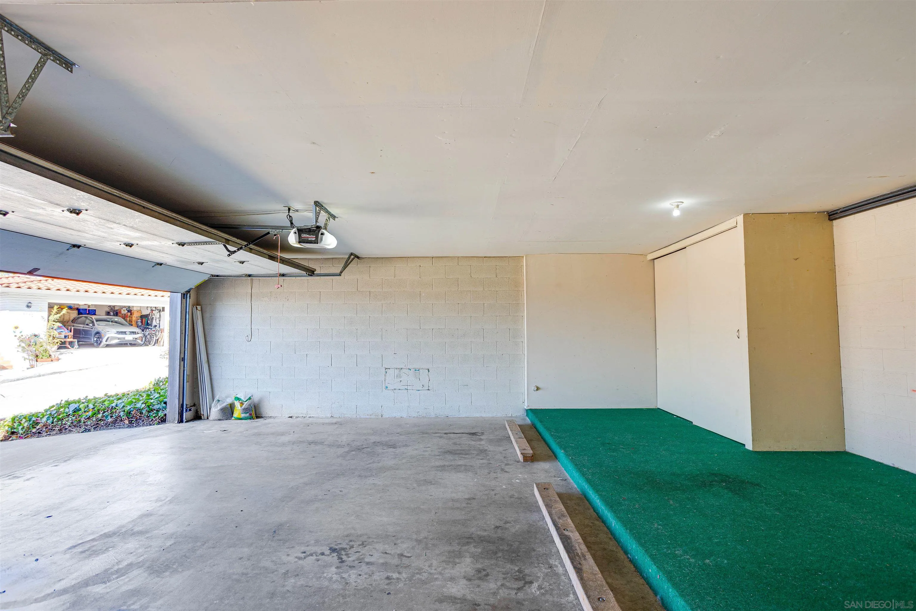 6189 Caminito Sacate