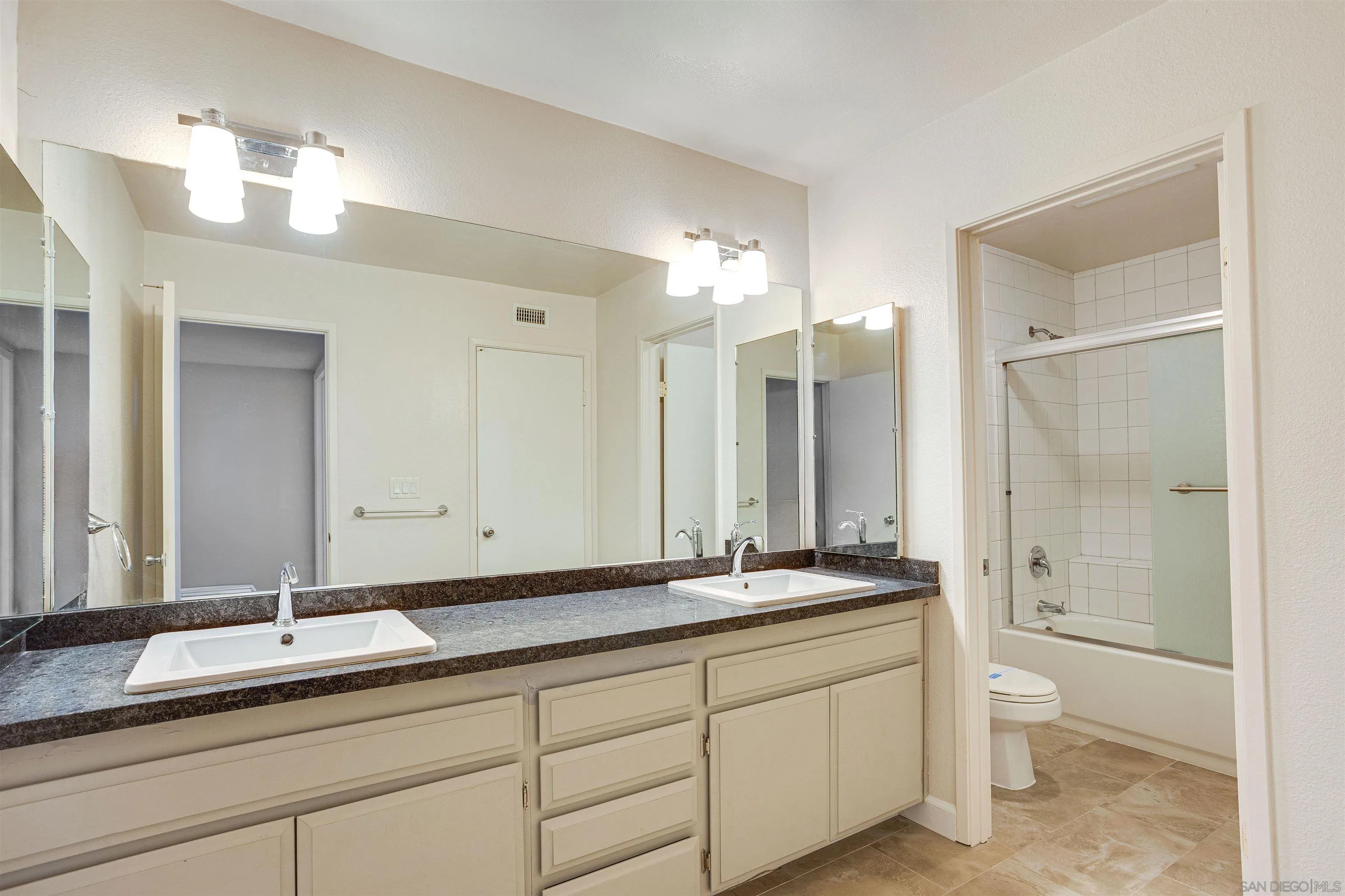 6189 Caminito Sacate