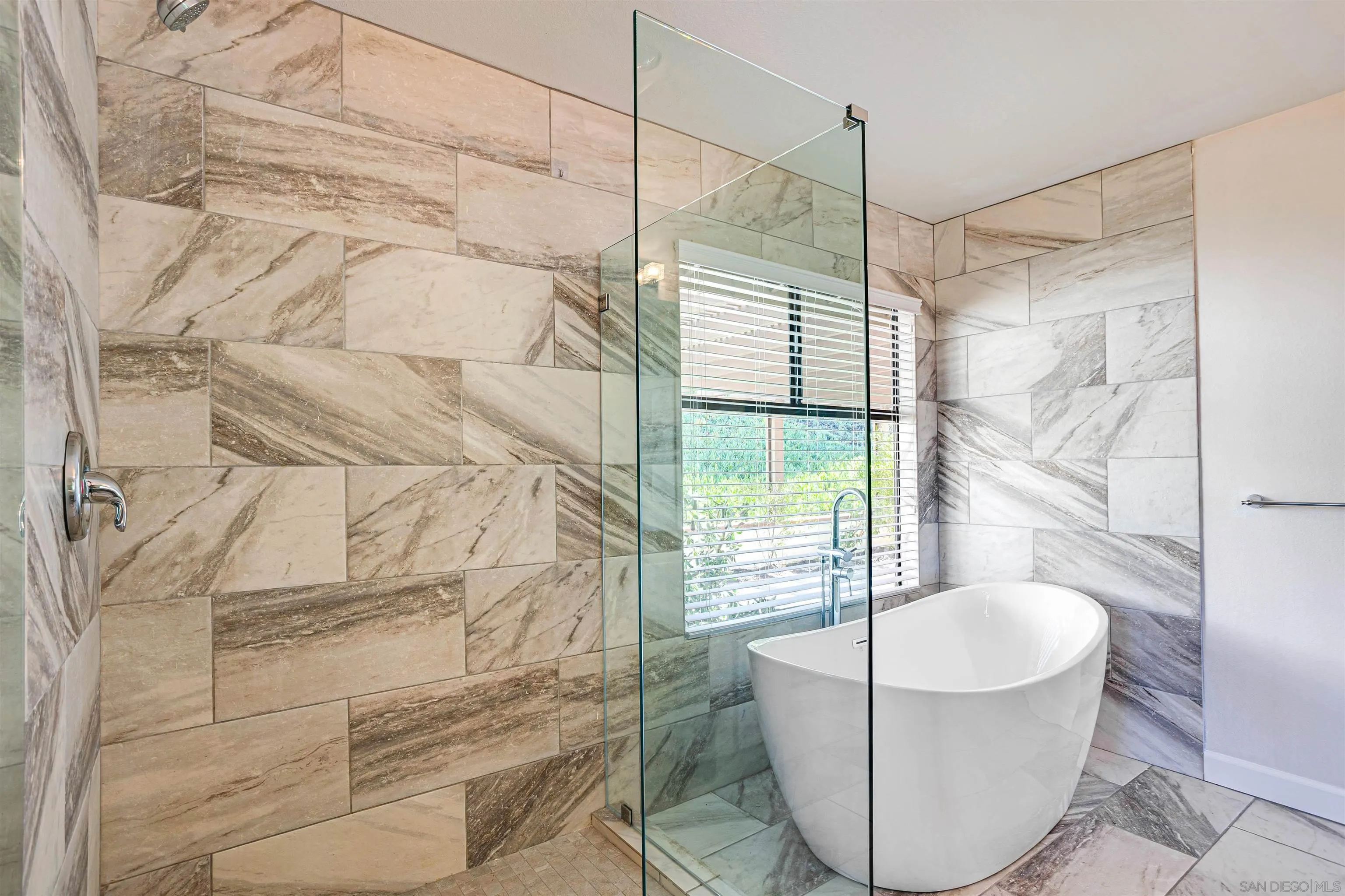 6189 Caminito Sacate