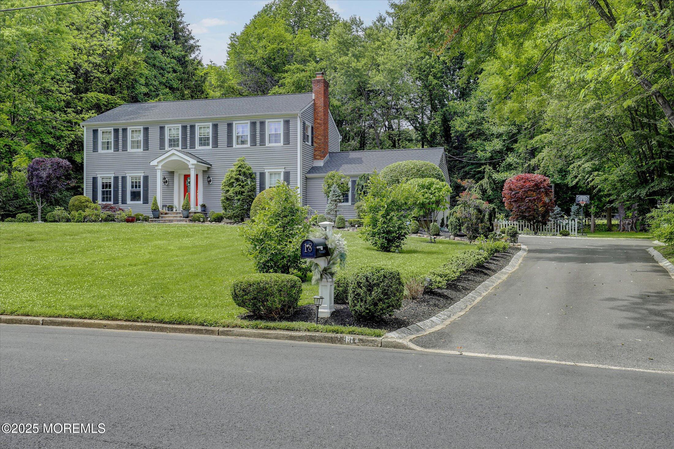 18 Algonquin Road