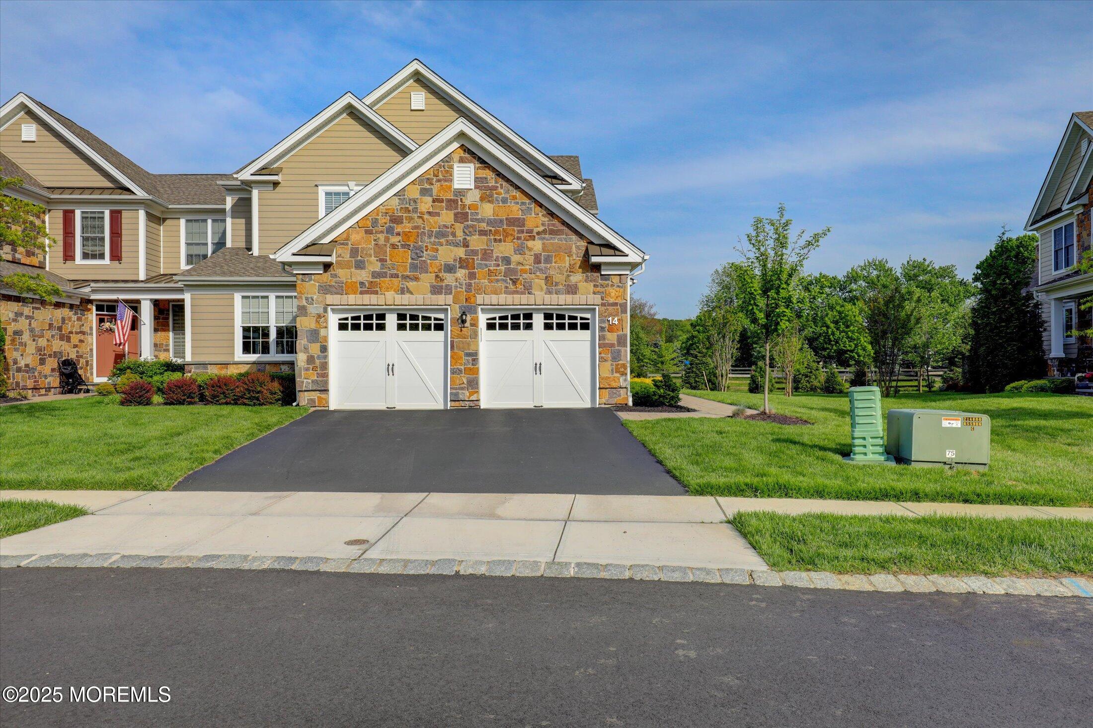14 Stratford Lane