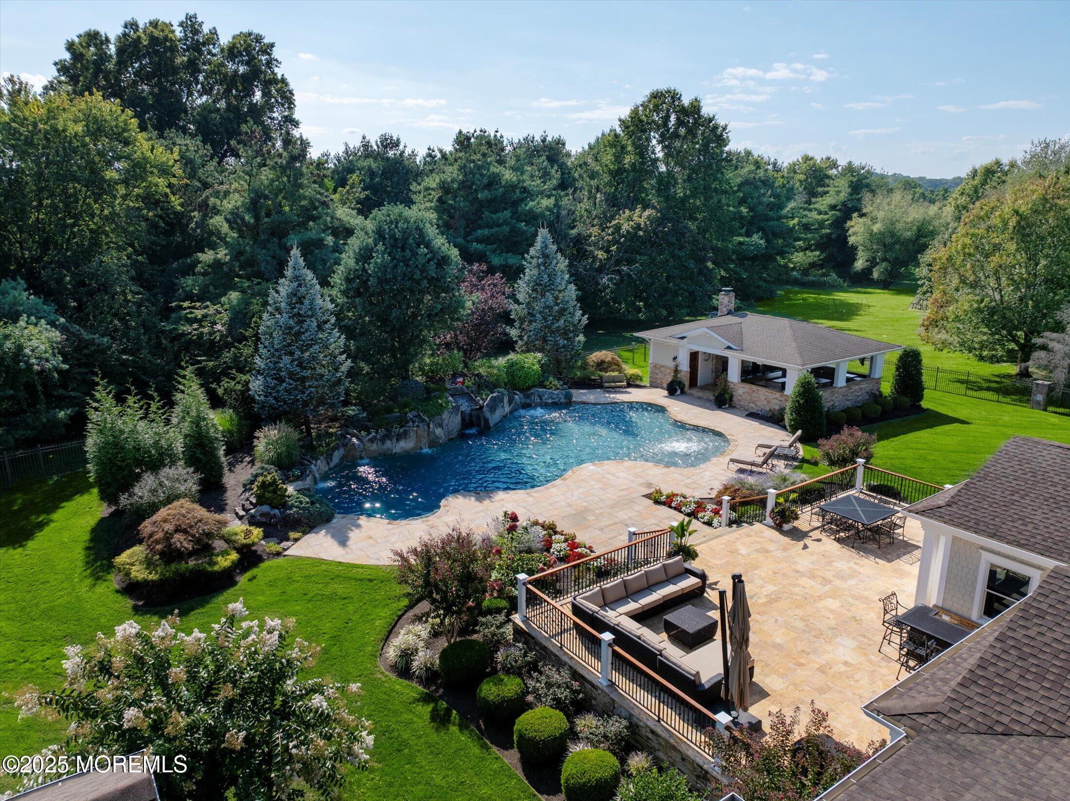 10 Yellow Brook Road