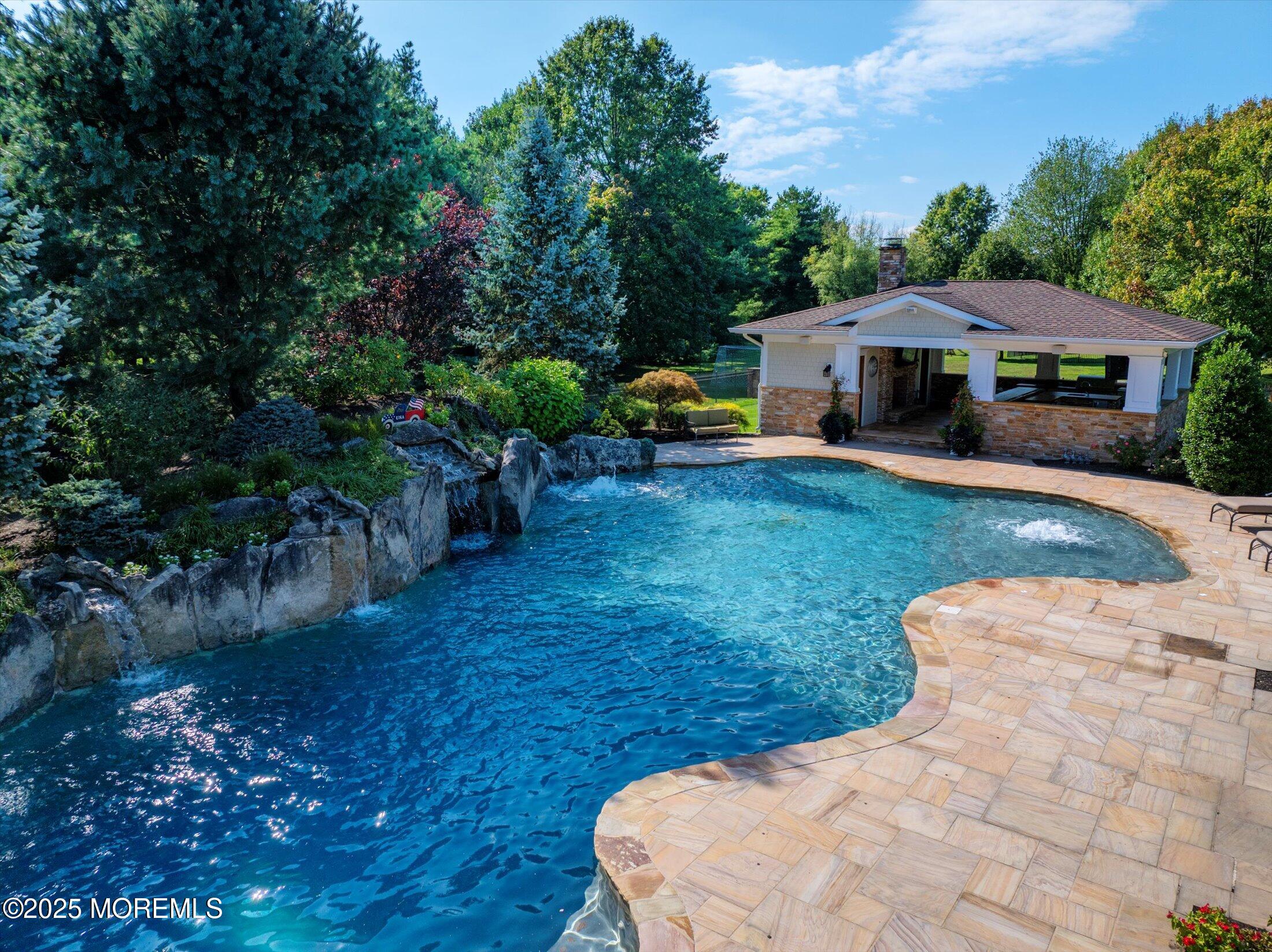 10 Yellow Brook Road