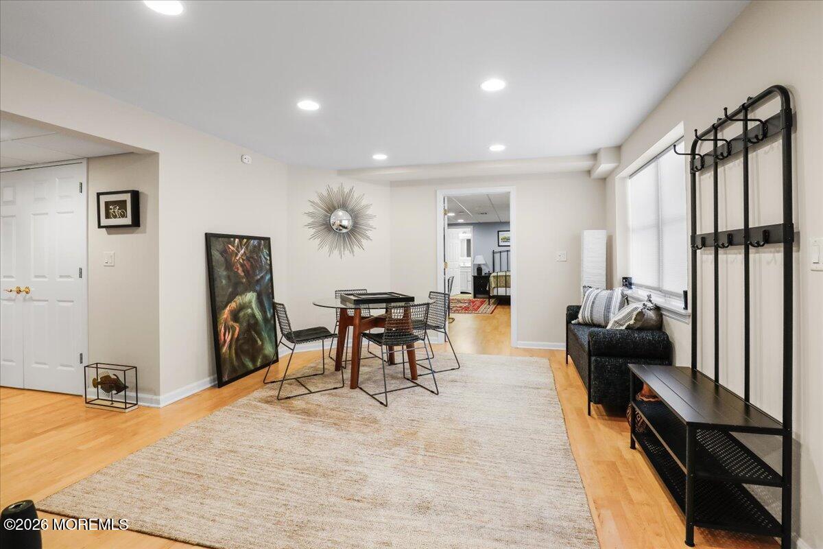 6 Twin Brooks Court
