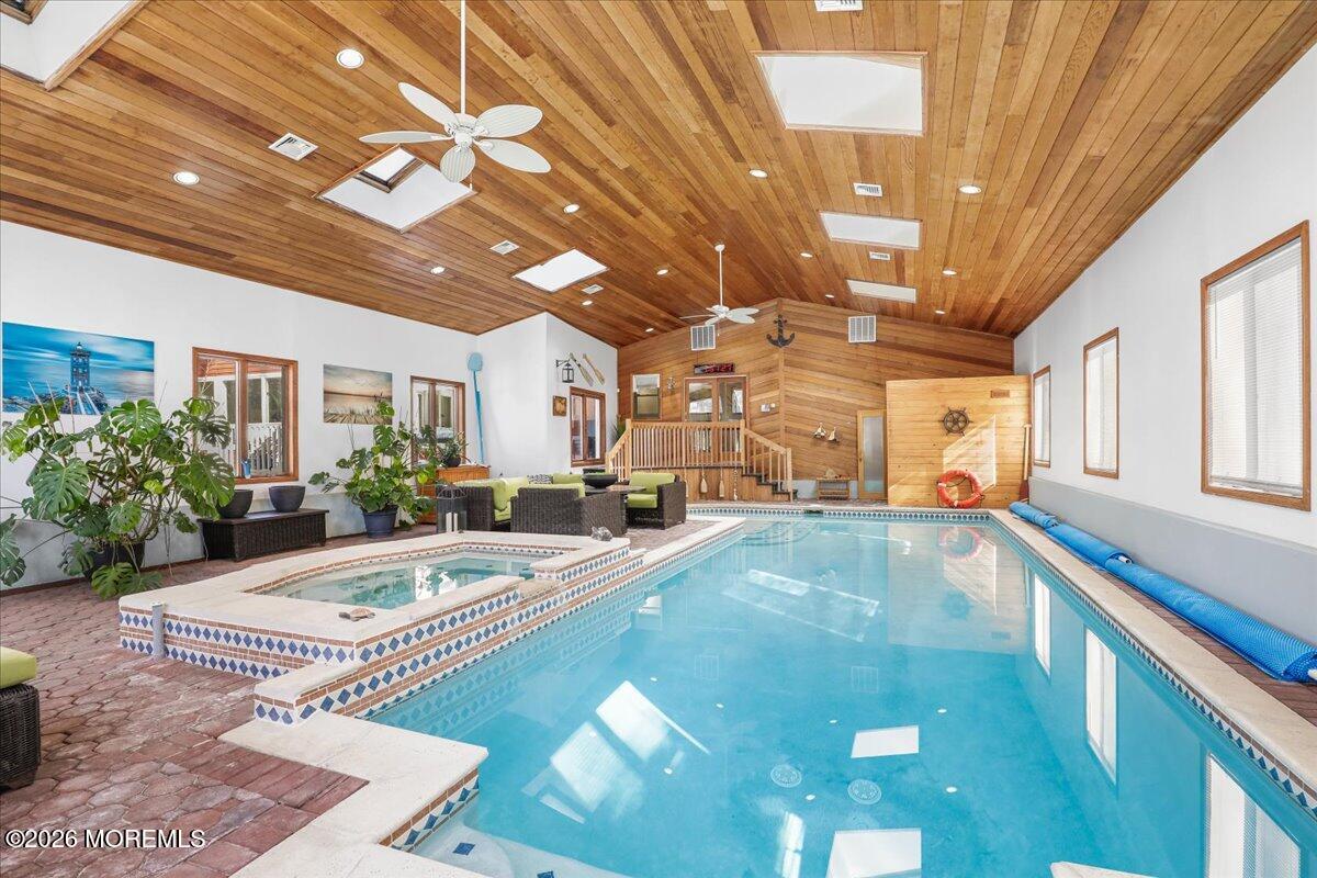 6 Twin Brooks Court
