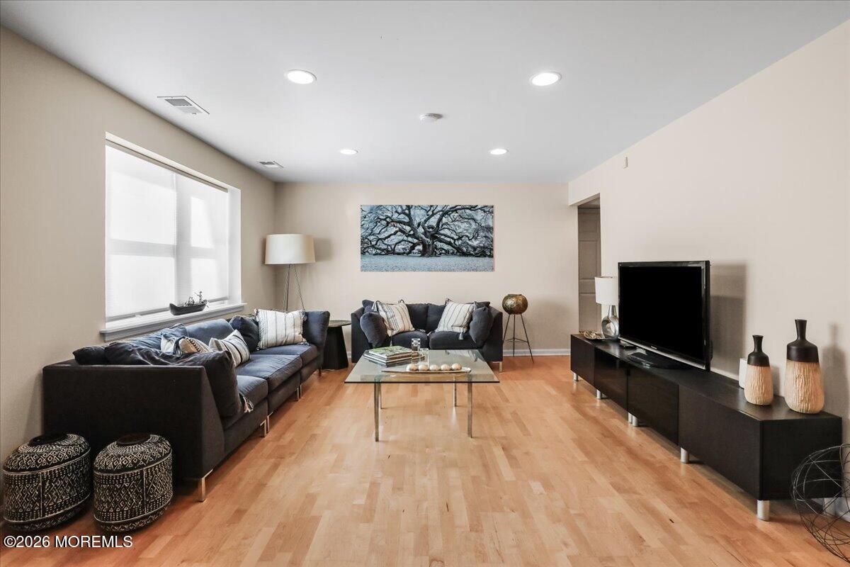 6 Twin Brooks Court