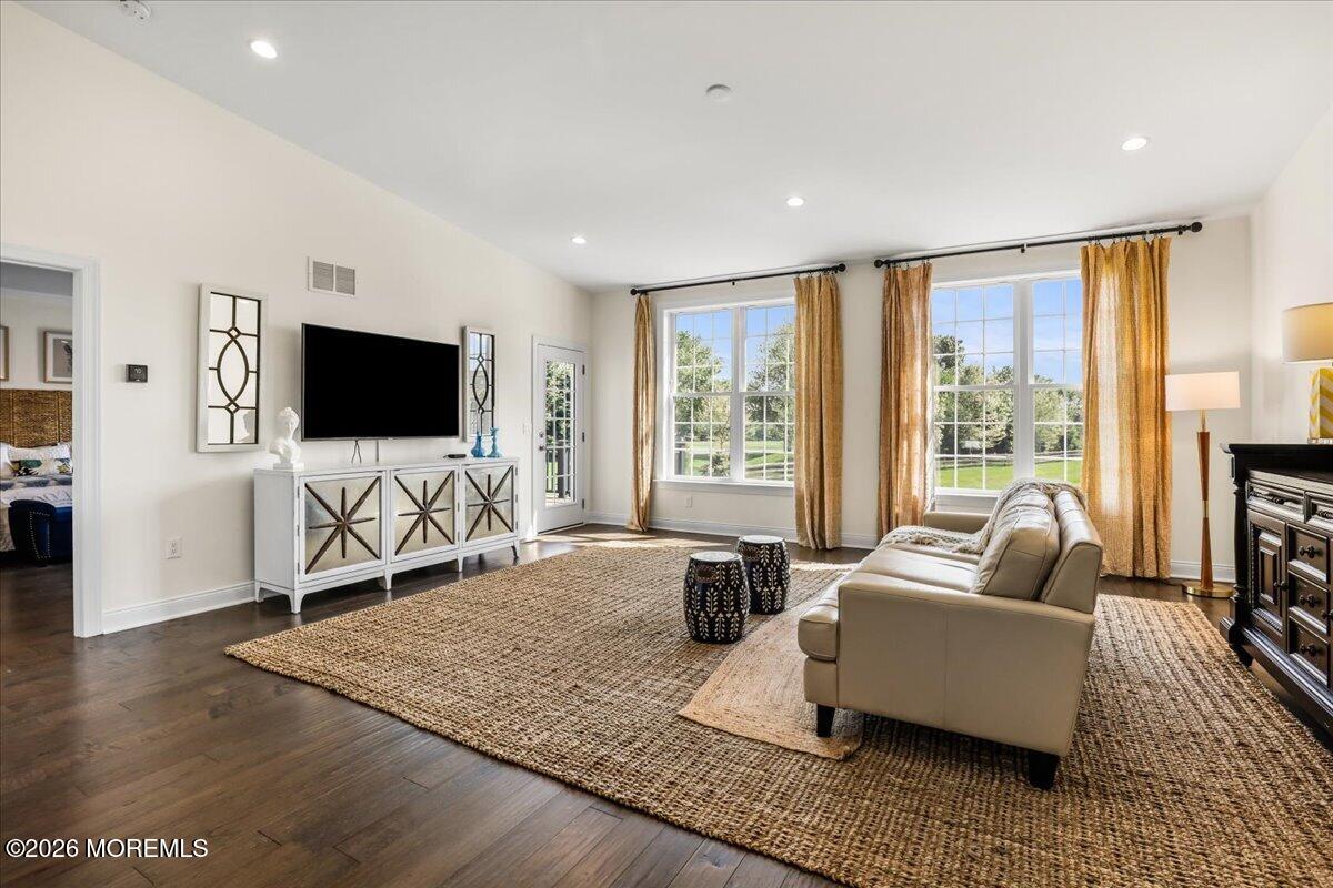 10 Greylynne Court