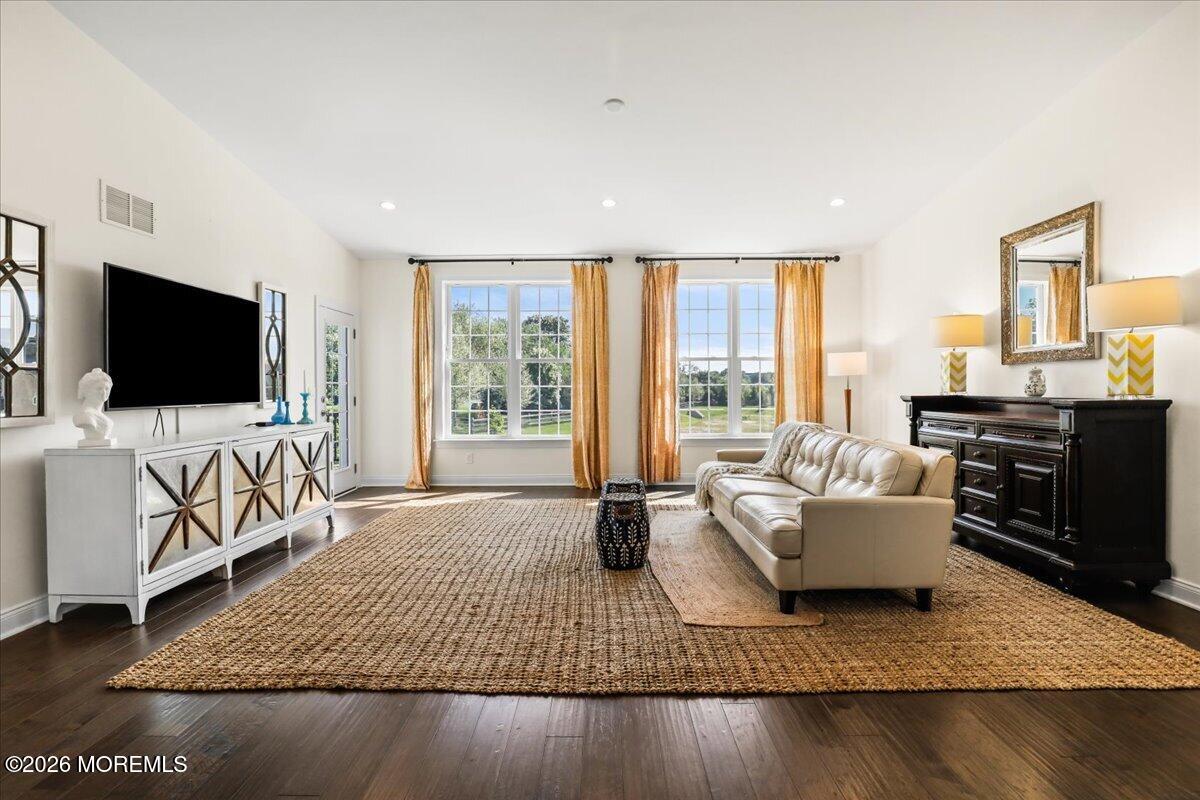 10 Greylynne Court