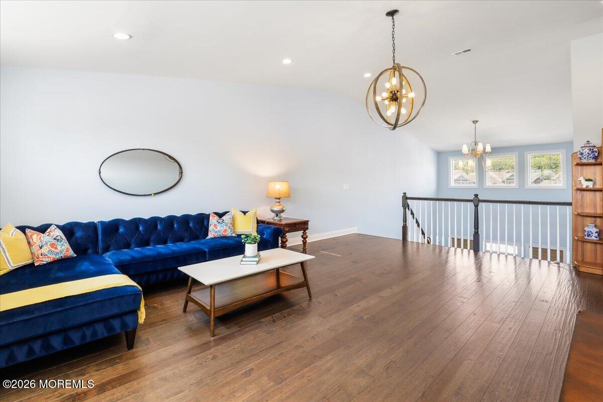 10 Greylynne Court