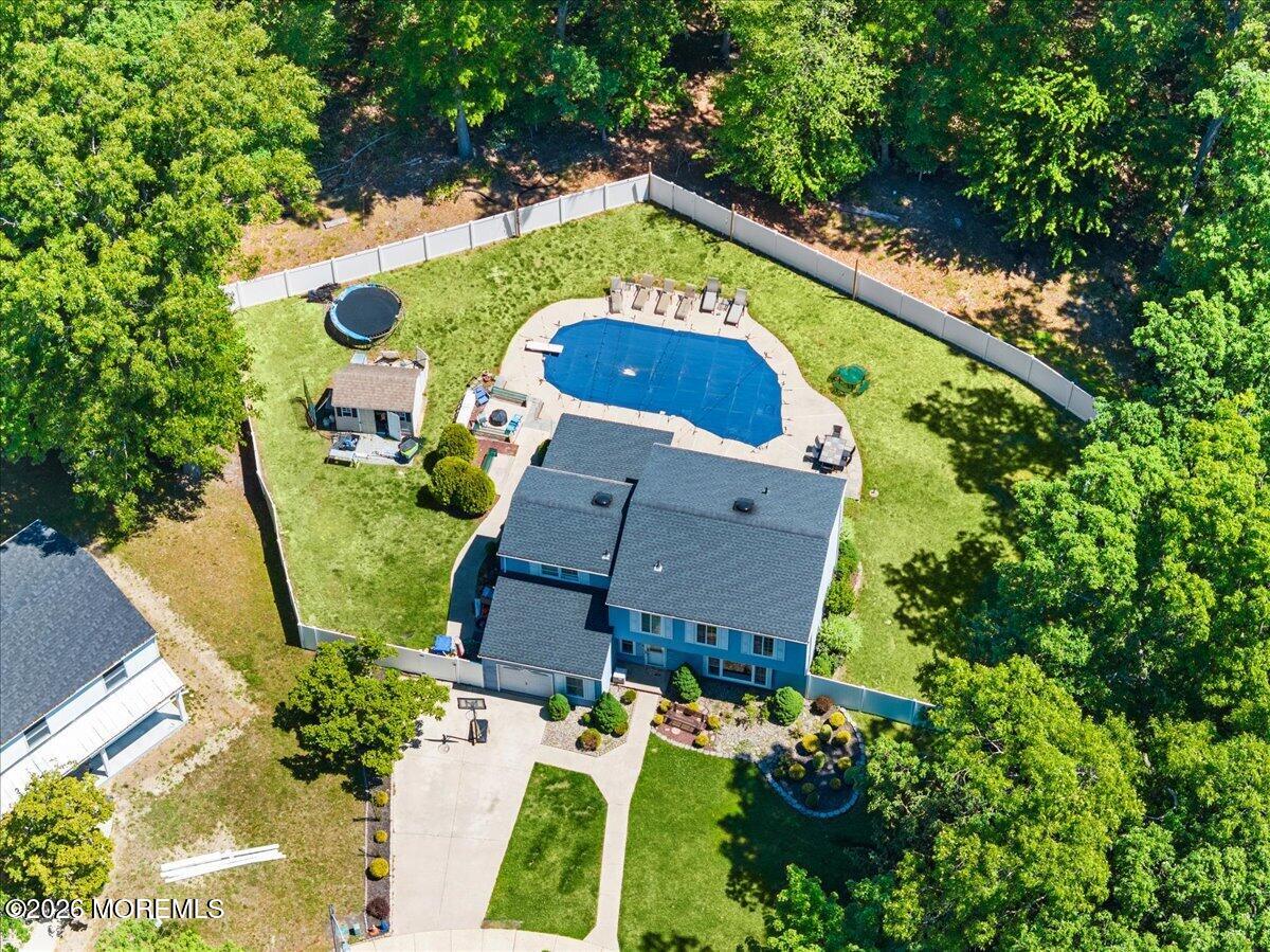17 Monroe Lane