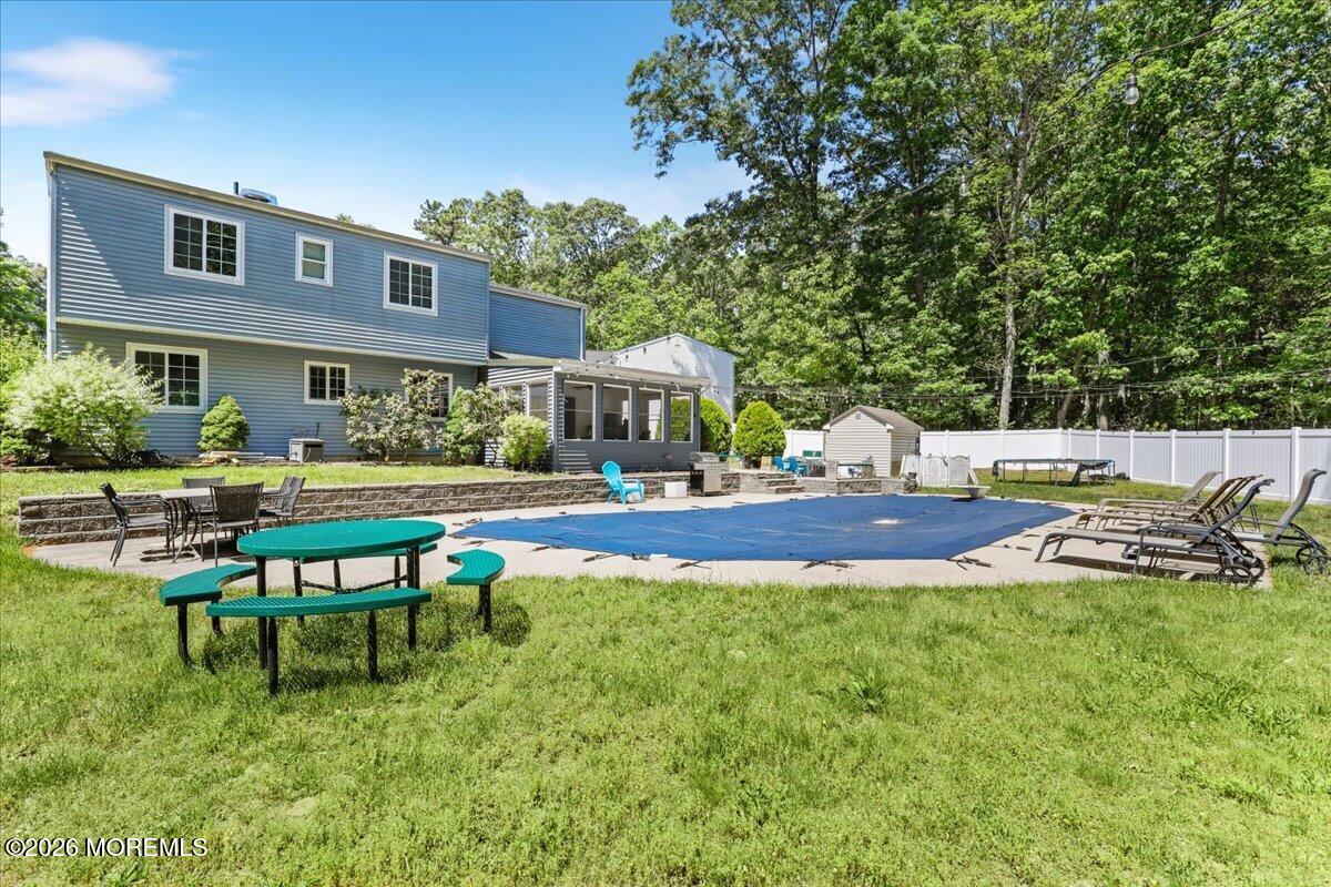17 Monroe Lane