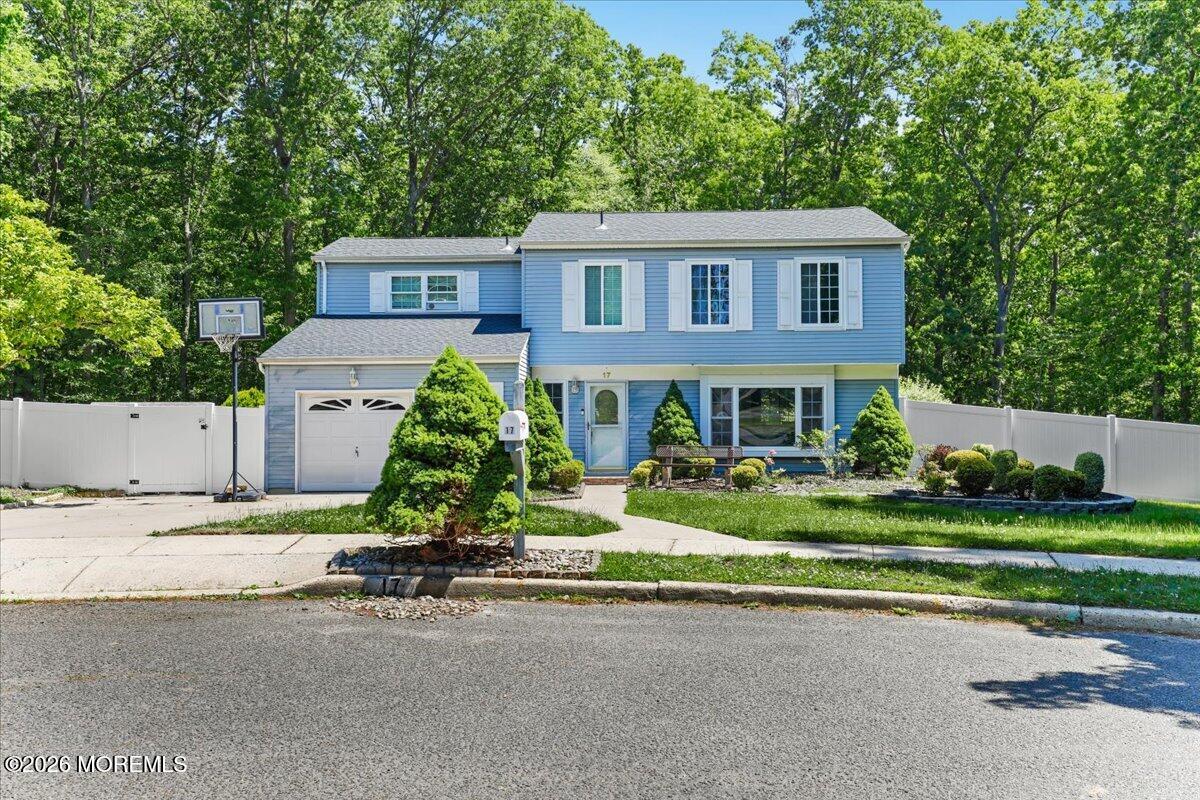17 Monroe Lane