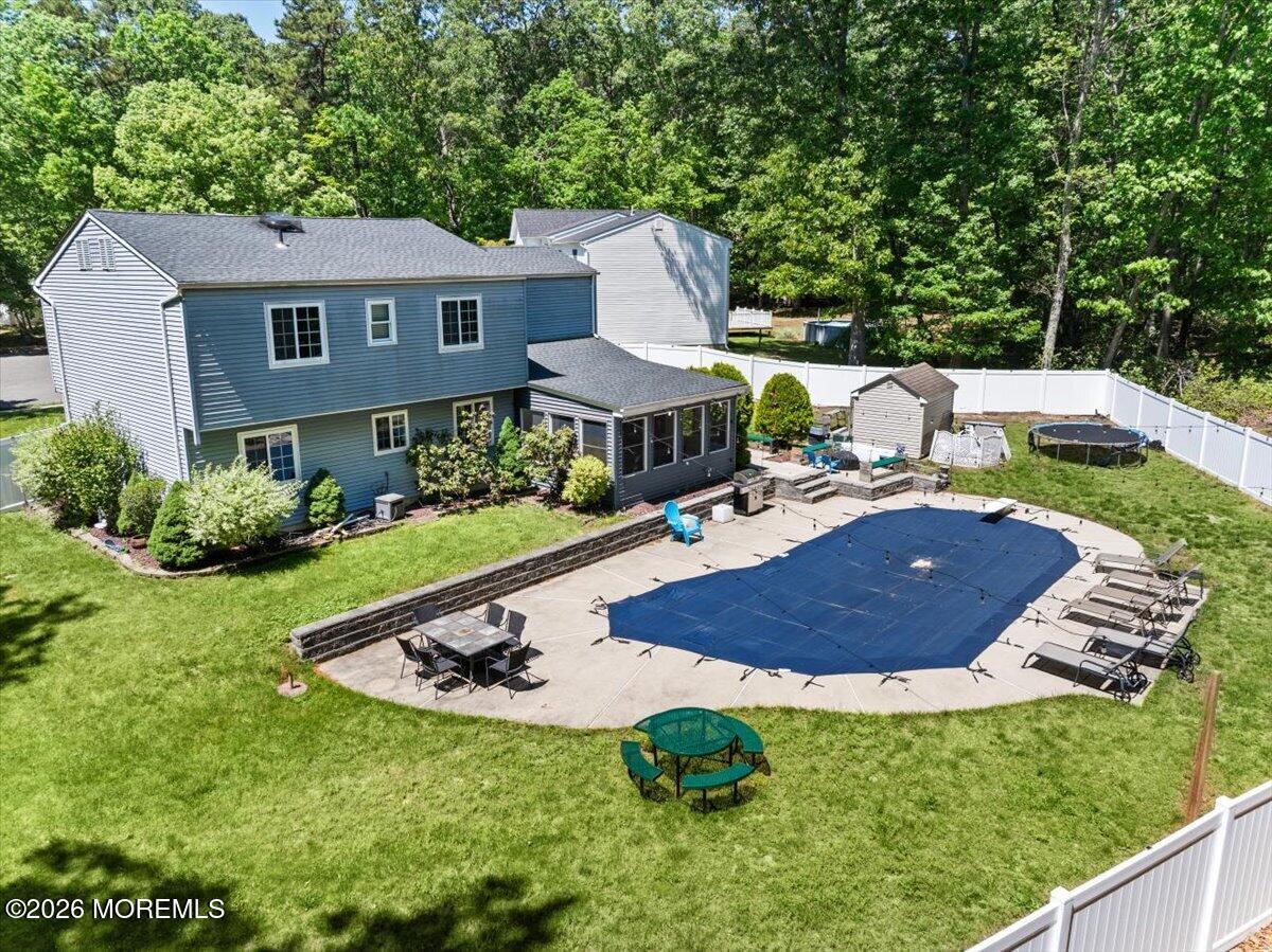 17 Monroe Lane