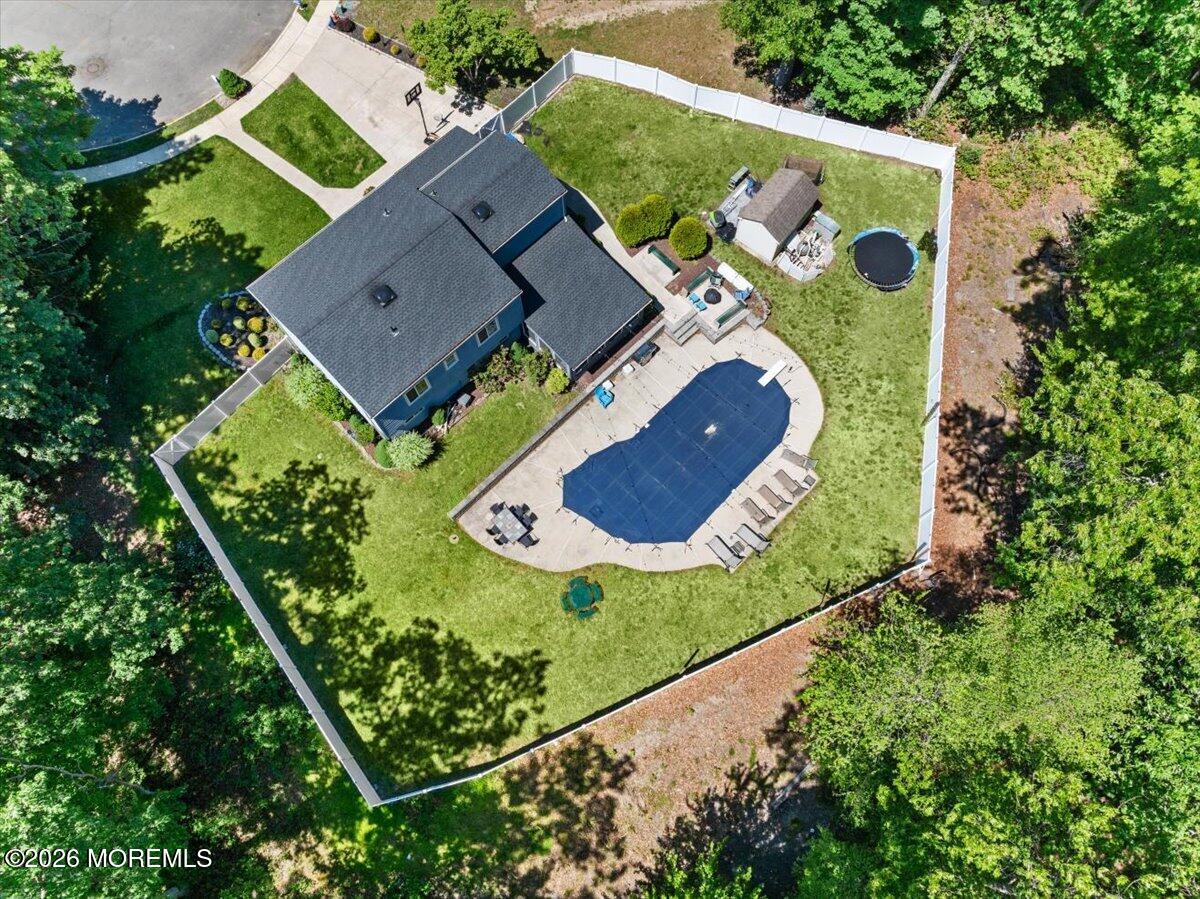 17 Monroe Lane