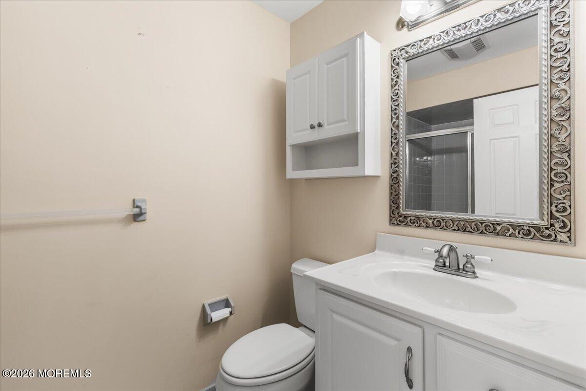 122 Maplecrest Drive W